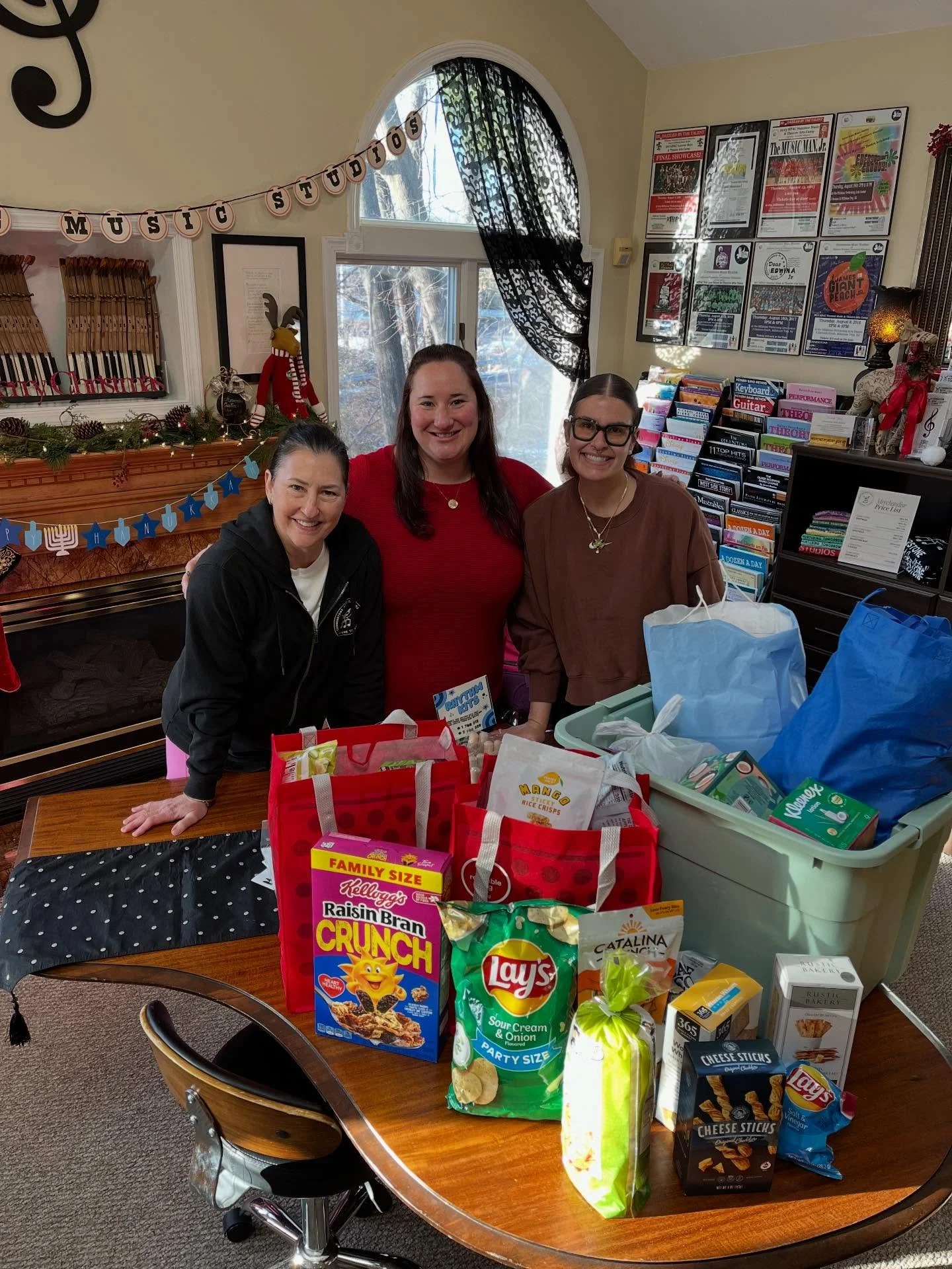 🥫 Thank you so much for making a difference this holiday season in our Winter Food Drive!

💳 Please consider making a monetary donation to Open Door in Freehold or Rise in Hightstown.

#faopendoor #njrise #fooddrive #millstonemusicproud #millstonet