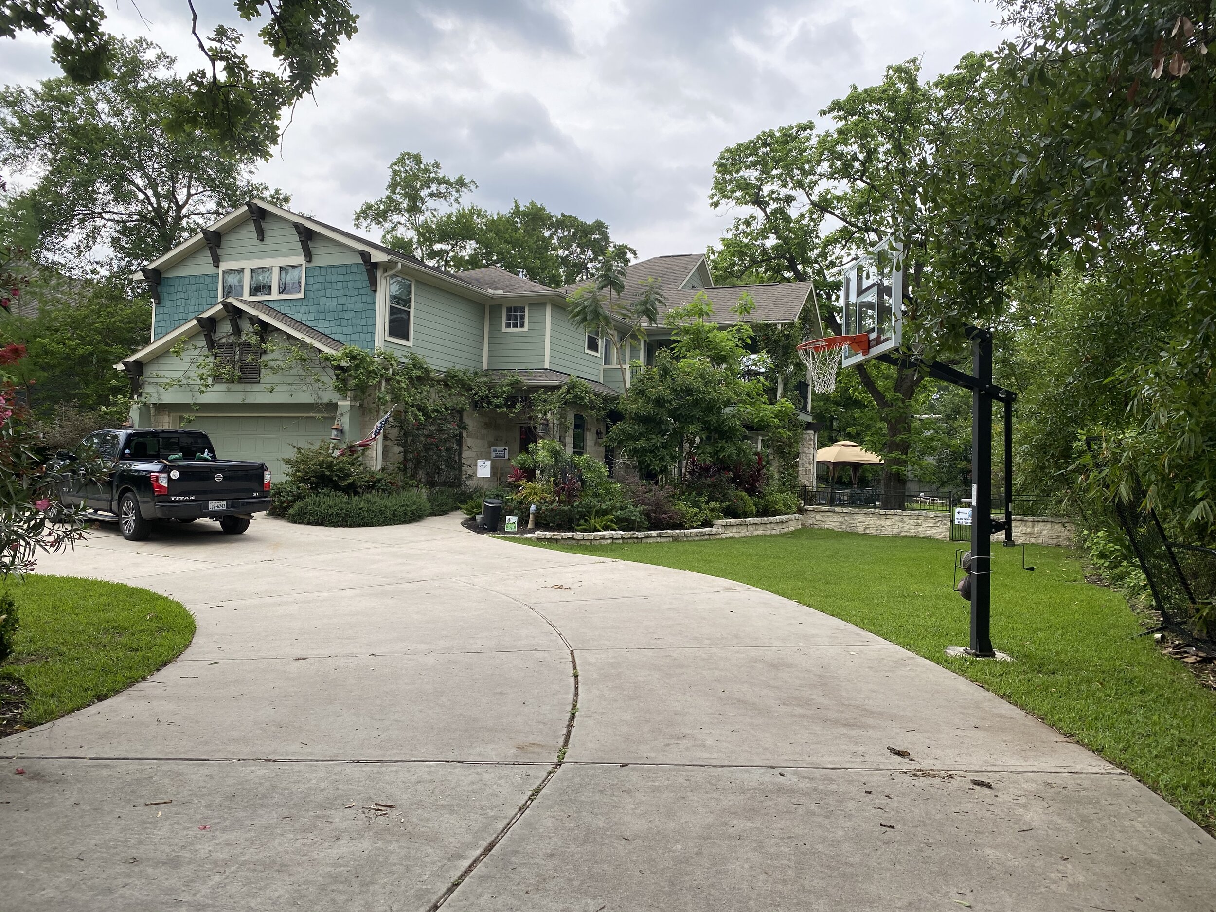 House view from street.jpg