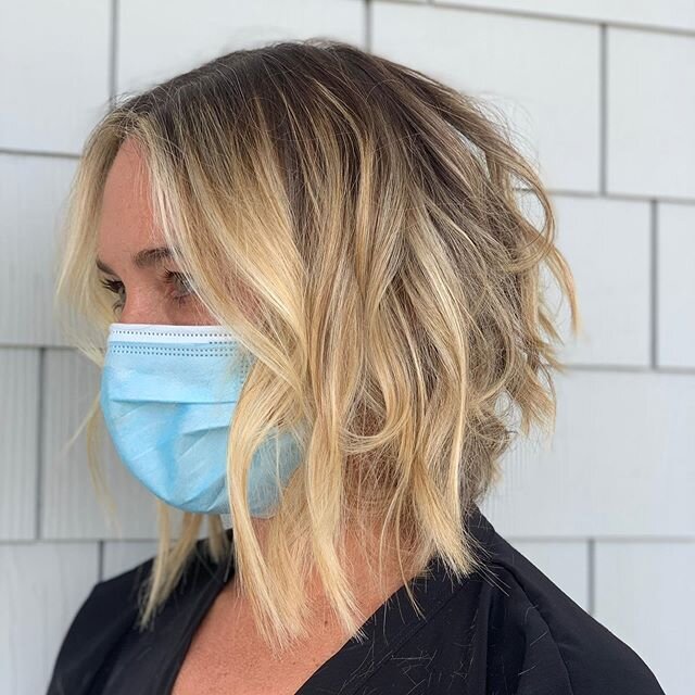 This was ALOT of fun!! .
.
Color by @teasybreezy.ct and AMAZZZING cut and style by @beautiesbygrace .
.
#fairfieldmoms #fairfield #fairfieldct #cthair #cthairsalon #cthairstylist #ctblondes #teasehairct #ctbob #modernsalon #blonde #blondehair #foilag