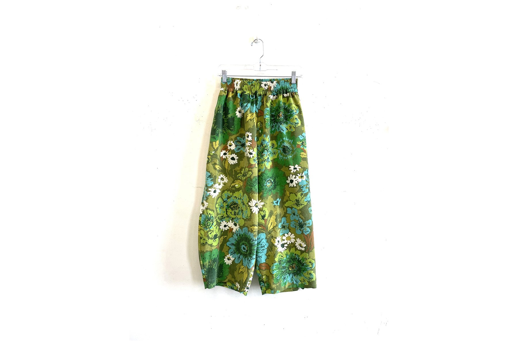 3.23.26 table cloth floral pants FRT.jpg