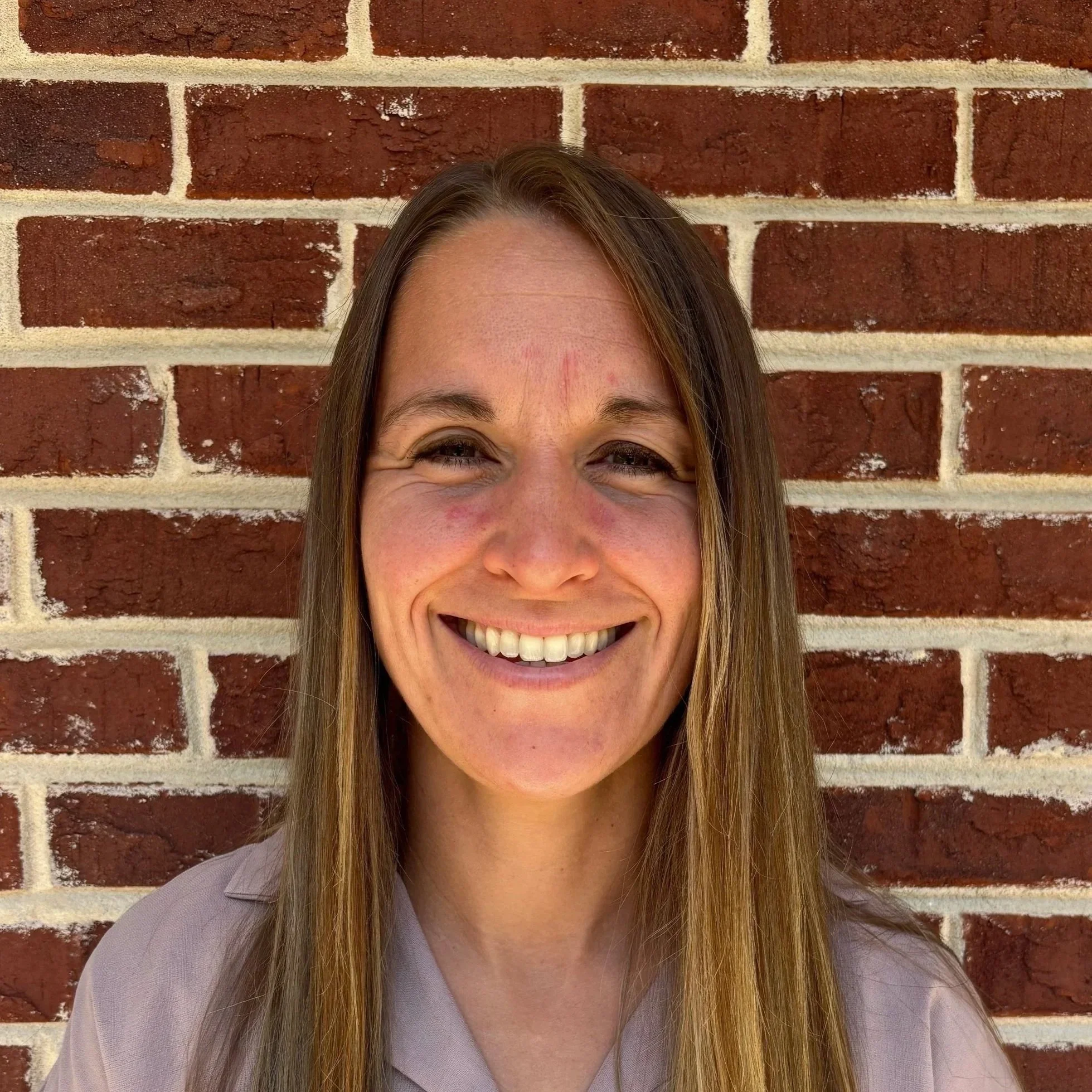 Amber Jones, Aide