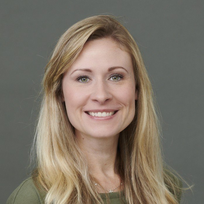 Claire Widdowson, Aide