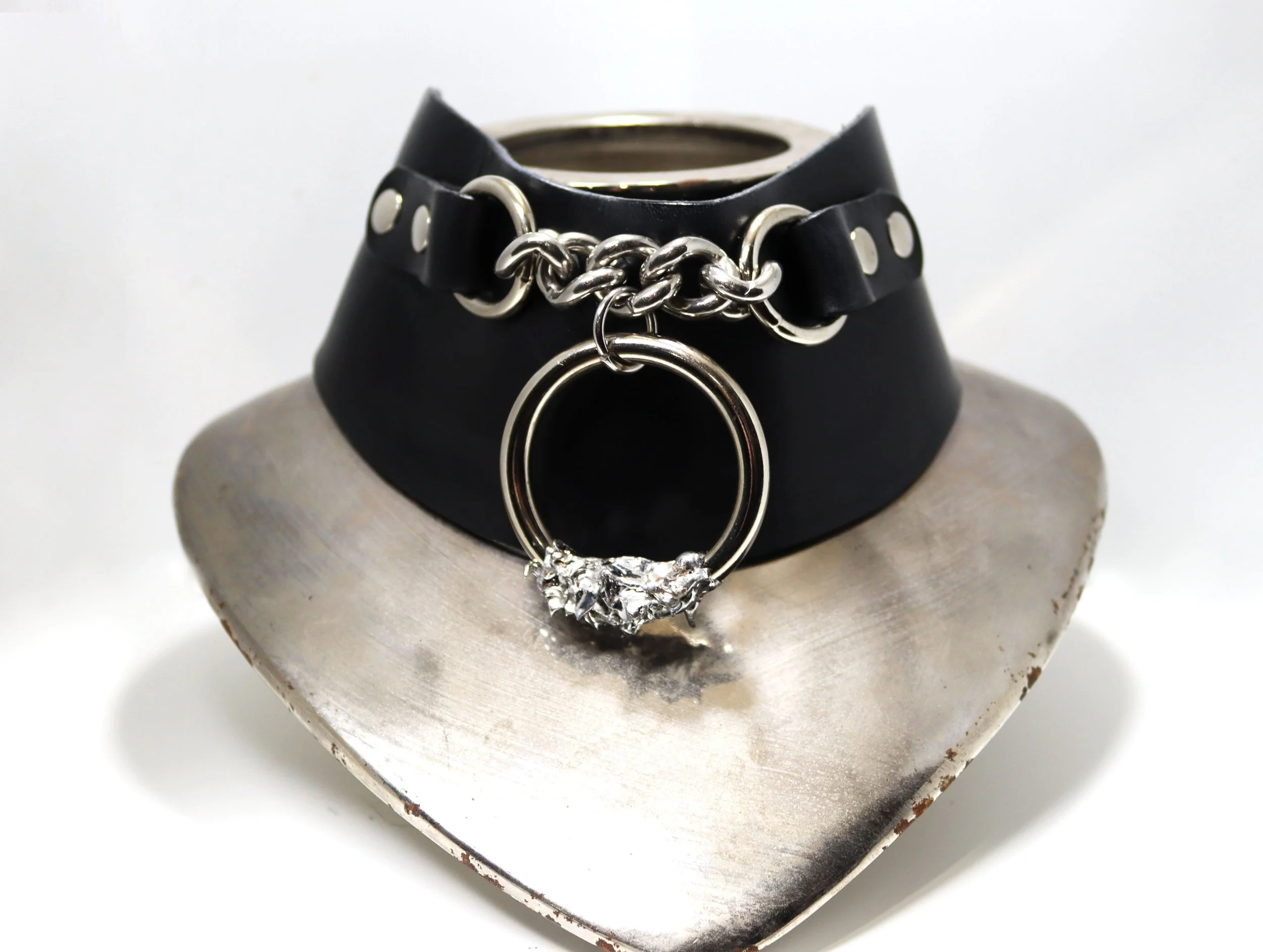 CRYSTALIZED LIQUID COLLAR