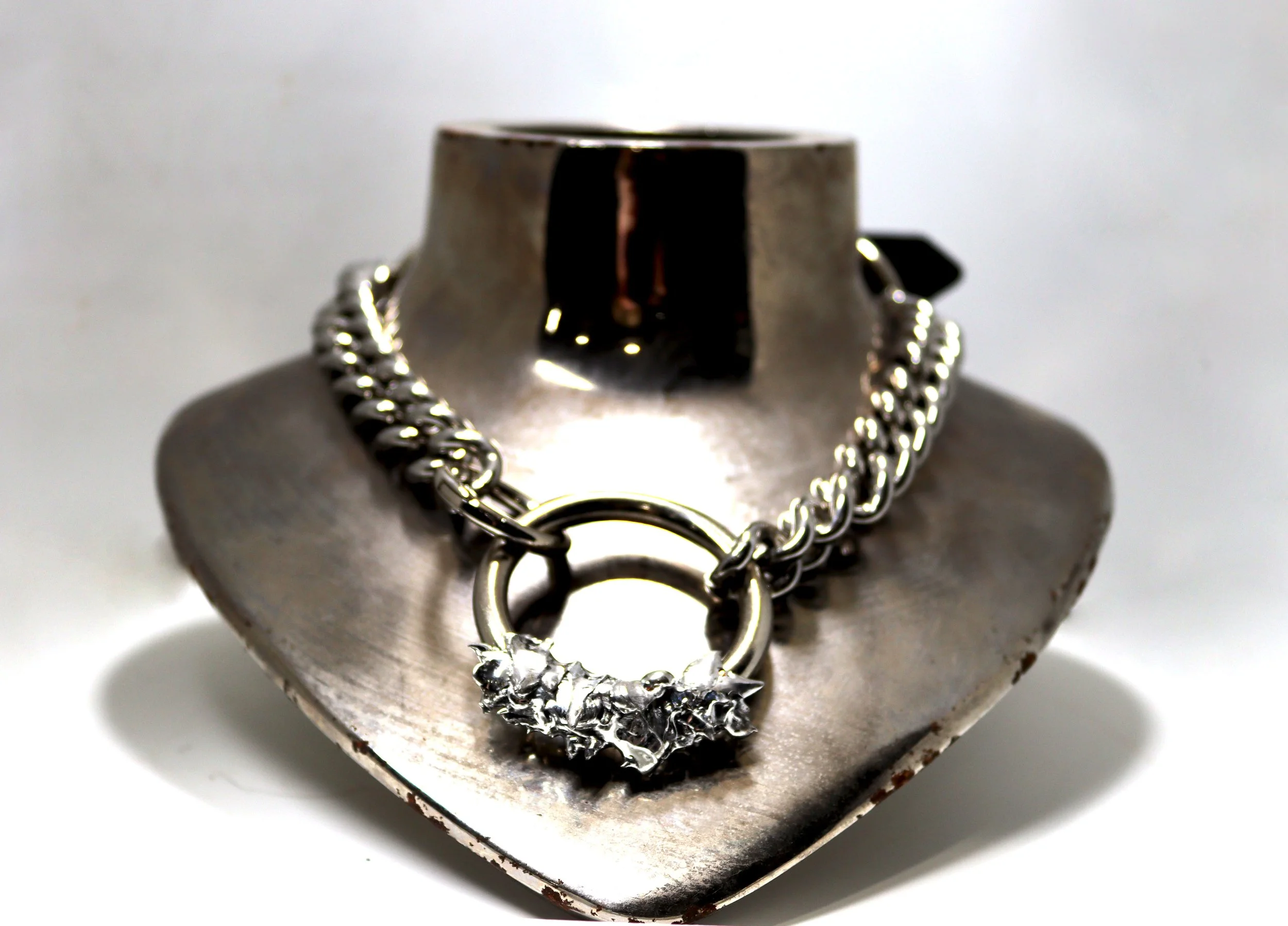 CRYSTALIZED METAL COLLAR
