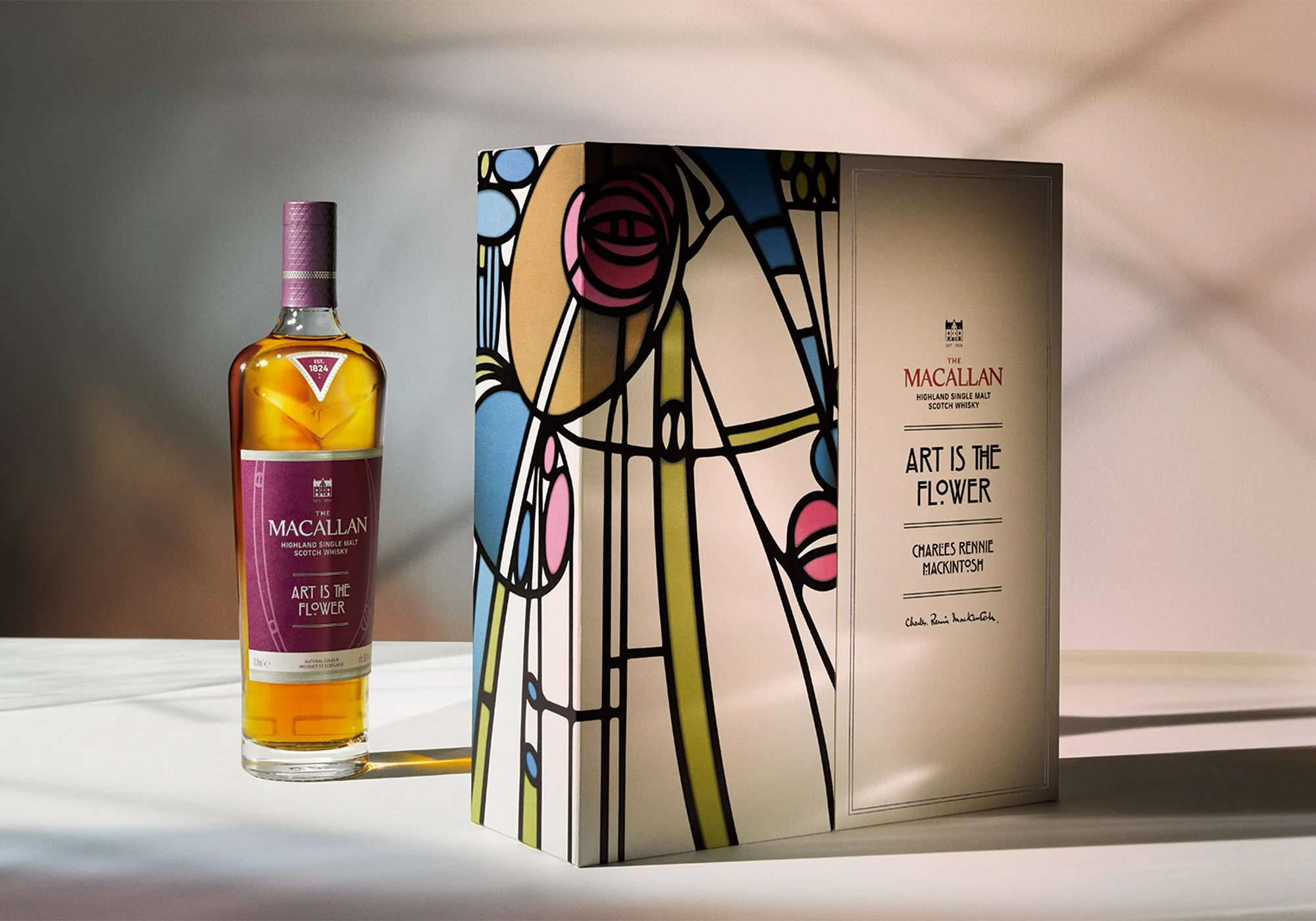 The Macallan Art is the flower box closed