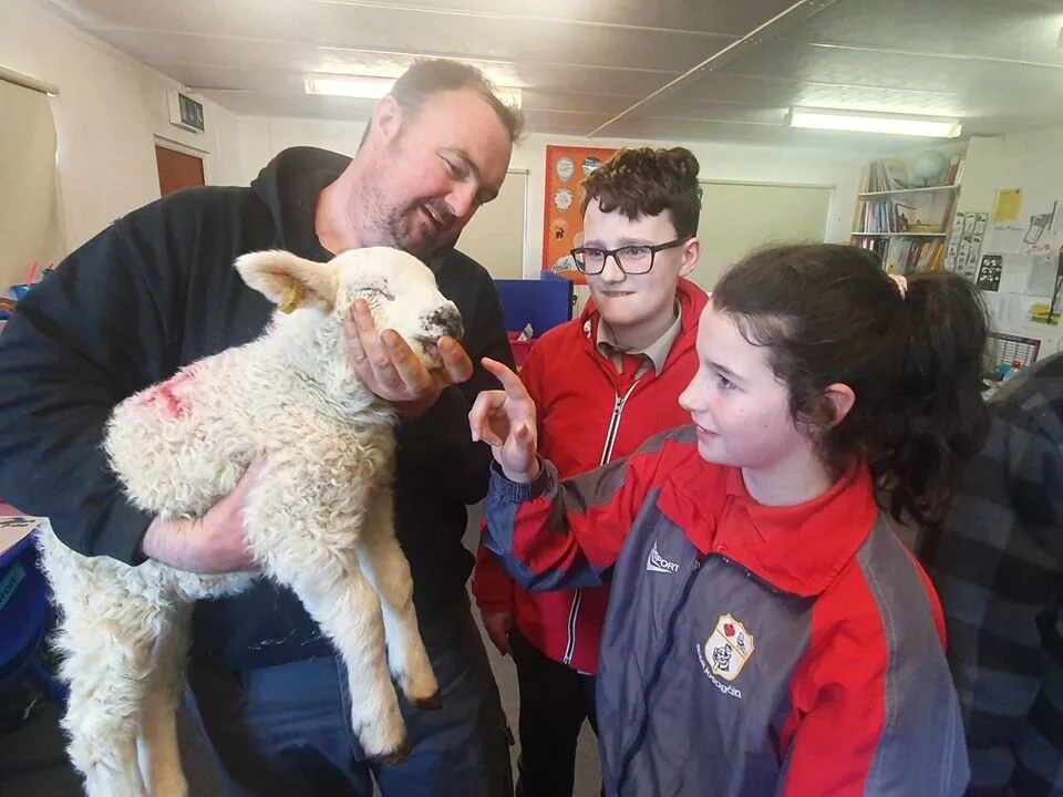 Scoil Íosagáin has two new pupils!