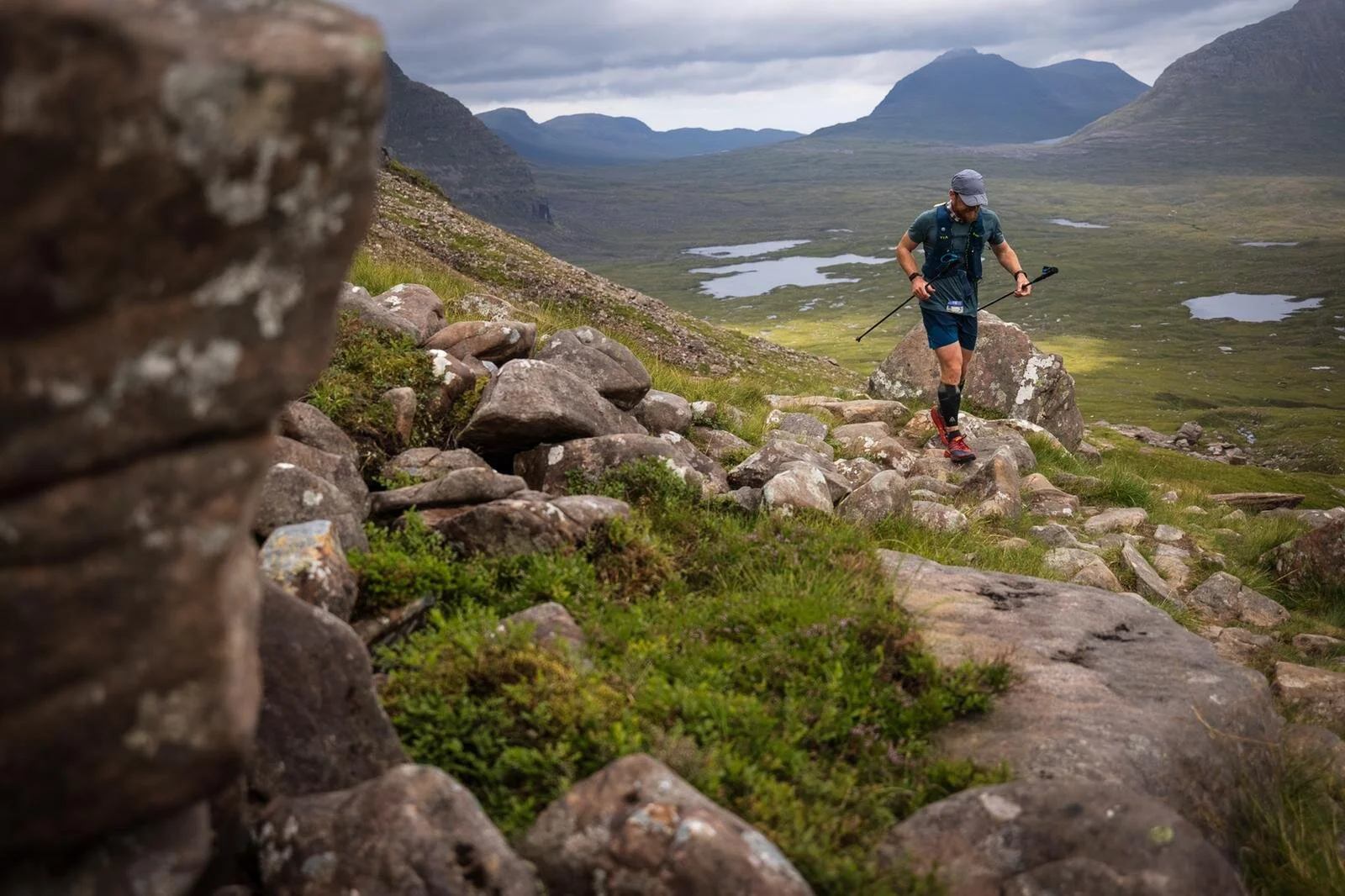 Day 4: Lead runner Ian Stewart holds on to lead