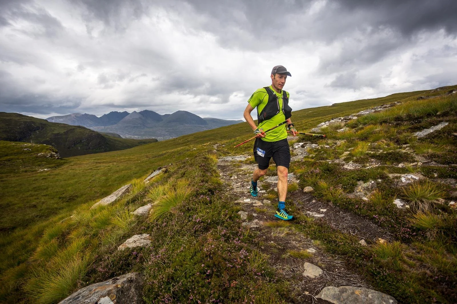 Ian is still ahead of the two fastest ladies and running “as fast as I can go’” he says. © No Limits Photography
