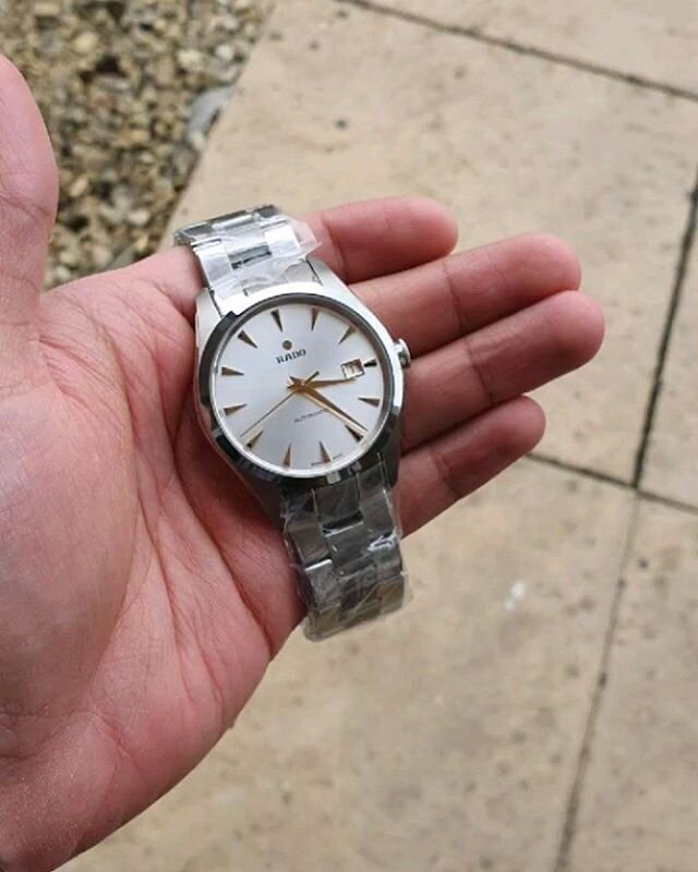 This weekends steal! Absolutely bargain at near 40% off retail price, brand new with tags/stickers still intact 🤯

Rado Hyperchrome Grey dial Retail &pound;1660 🔪👉 &pound;999 (Our Price) 
With a swiss made automatic movement and high quality finis