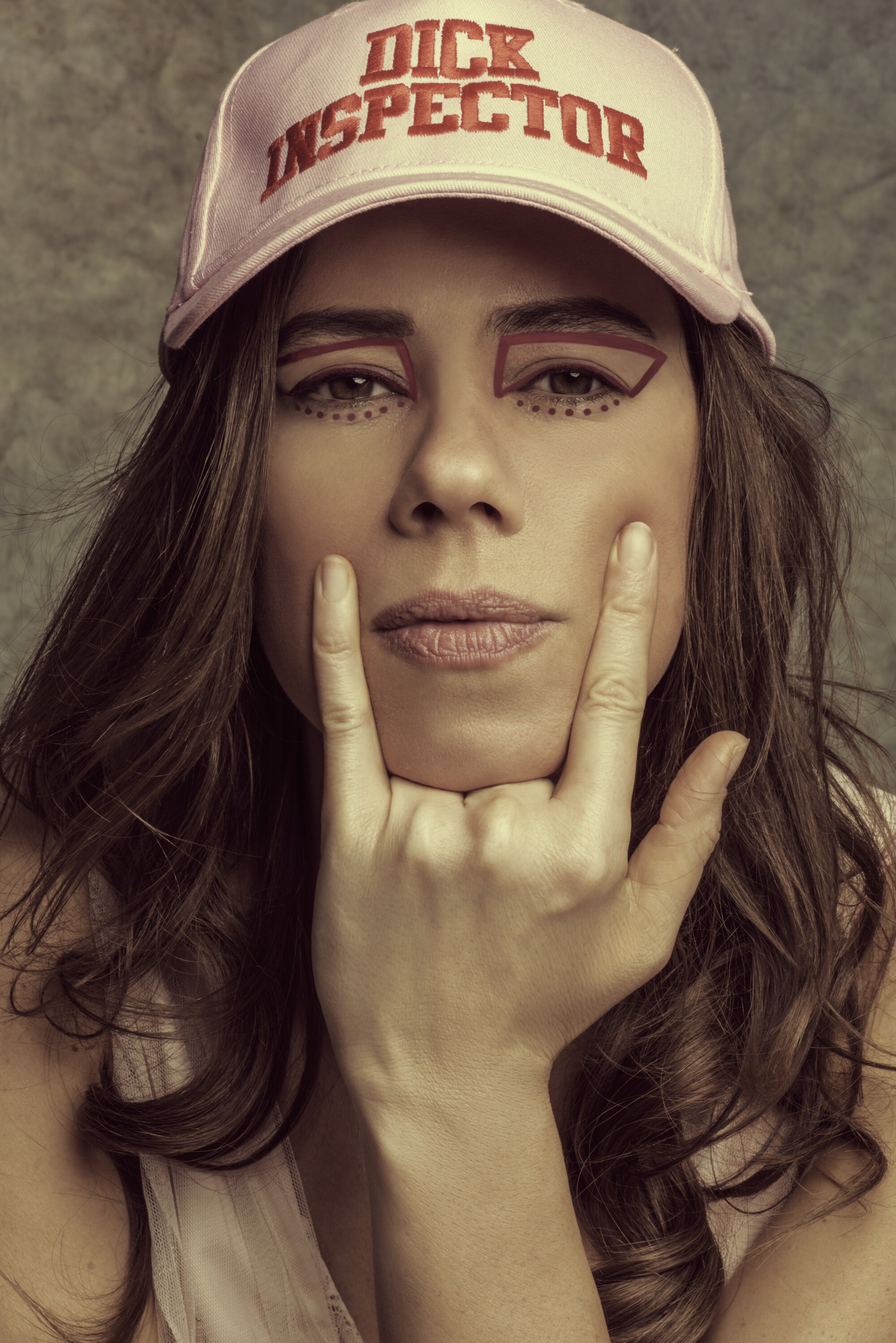 Press shots and photos of Lou Sanders