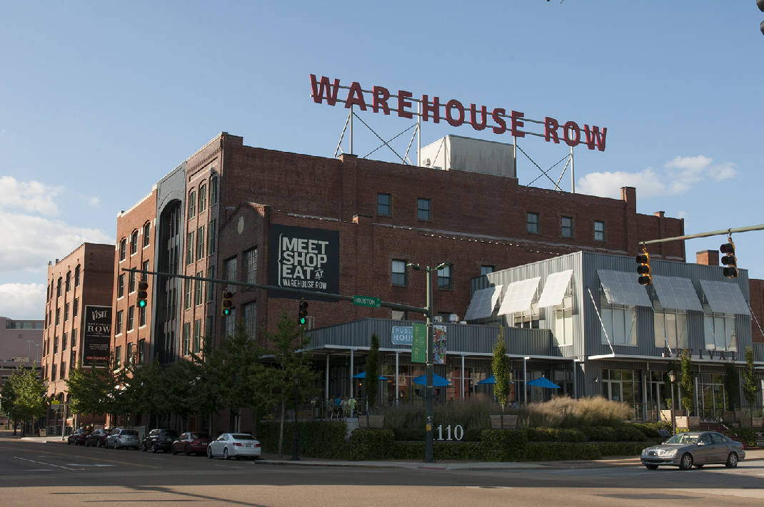 Lululemon Opening Fall 2015