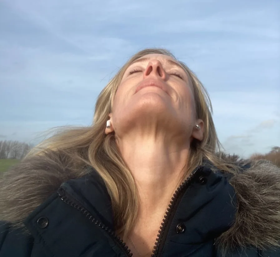 👋 So thought it might be time for a RE-introduce myself moment as I&rsquo;ve a few new followers! Thanks for joining my little part of the Instagram 🌎 

👋 I thought I&rsquo;d show you what makes up me ! So my loves, where I work, where I live &amp