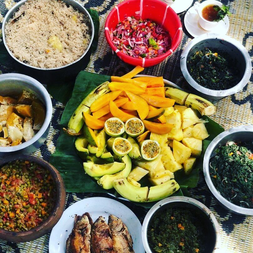 Lunch from our spice farm harvest &amp; cooking tour, it's great to be back! 🥑🥥 #simbaandspice #ethicaltravel #ethicaltourism #localbusiness #communityovercompetition #veganfood #islandlife #smallbusiness #zanzibarcookingclass #spicefarm