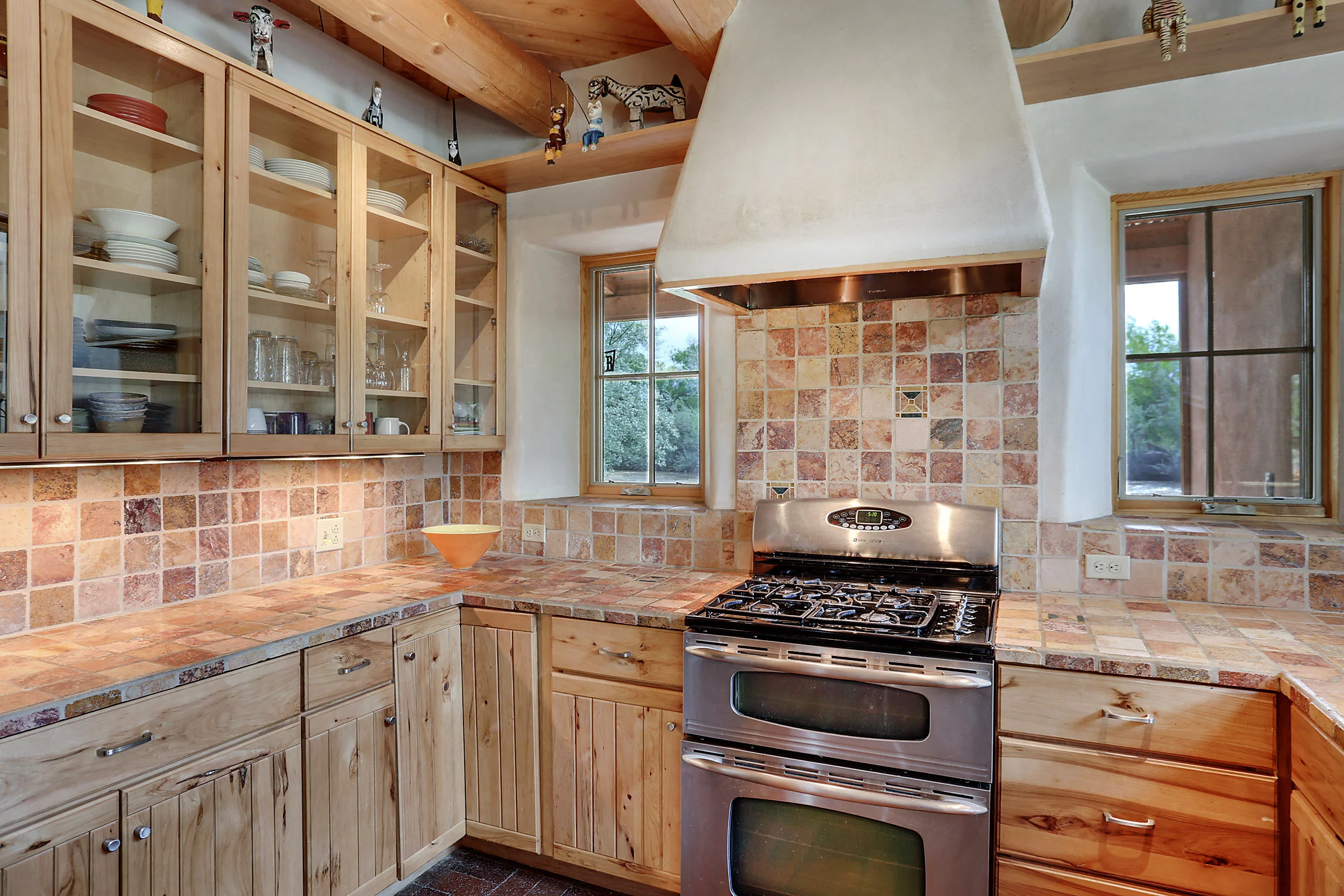 Kitchen2.JPG
