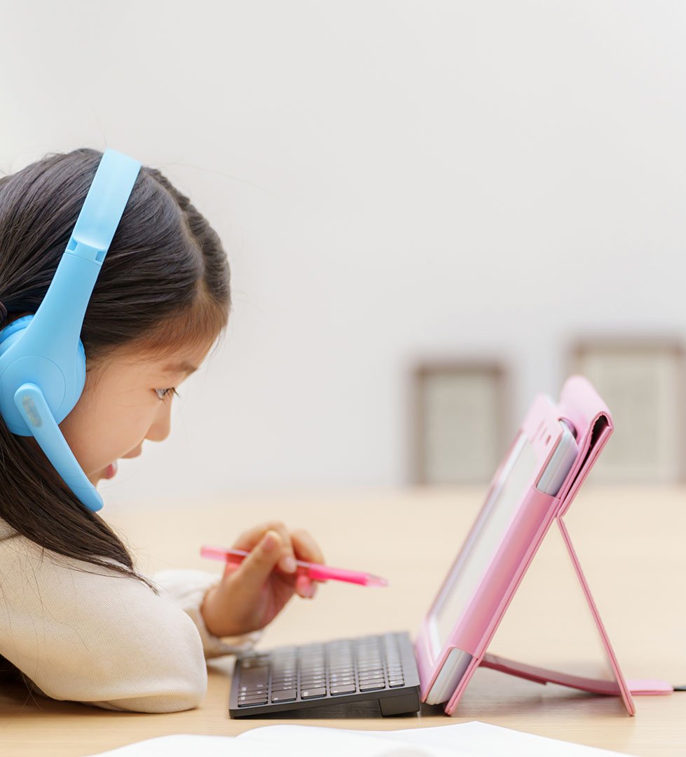 Child participating in an online speech therapy session during the start of ongoing treatment.