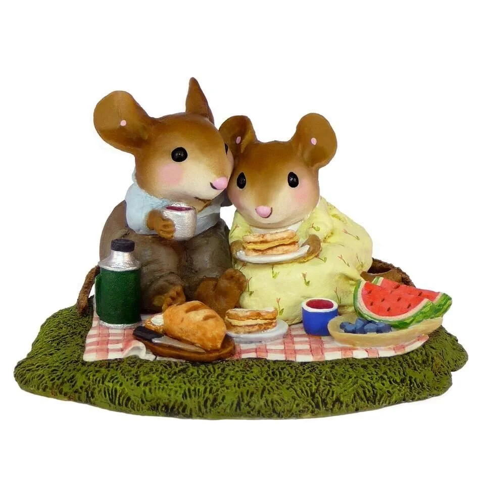 two mice having a picnic