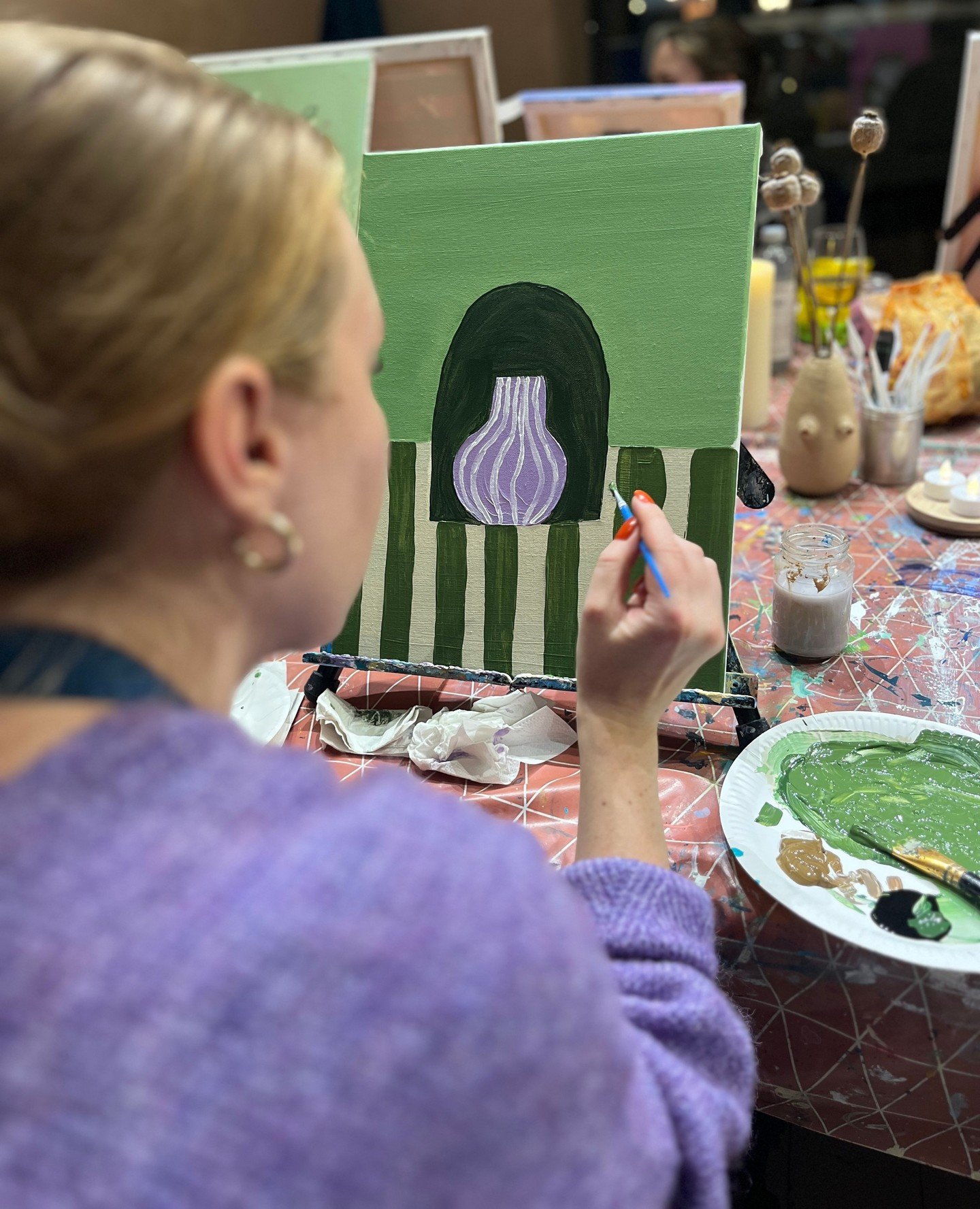 When your sweater matches your artwork 💜💚⁠
⁠
Also a fan of purple and green? We will paint the Violet verdant on the 31/5!⁠
⁠
#sipandcreatemalmo #paintingevent #artnight #sipandcreate #painting #sipandpaint #malmoart #artinmalmo #kickoff #teambuild