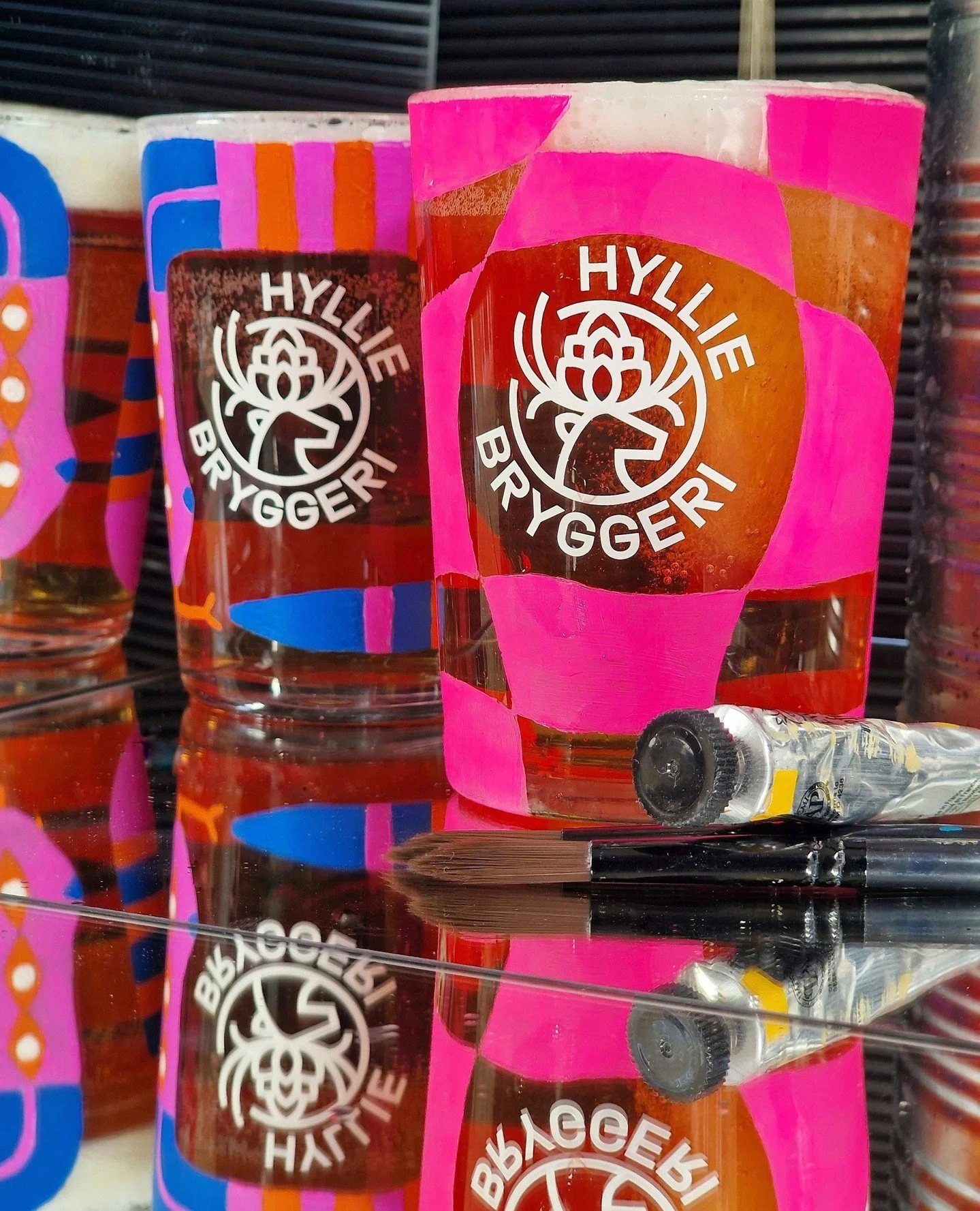 NEW COLLAB!⁠ Pop up event at hyllie bryggeri in central Malm&ouml;! Create your unique glasses while drinking a cold beer! Pretty good deal if you ask us! ⁠
⁠
⁠
#sipandcreatemalmo #paintingevent #artnight #sipandcreate #painting #sipandpaint #malmoar