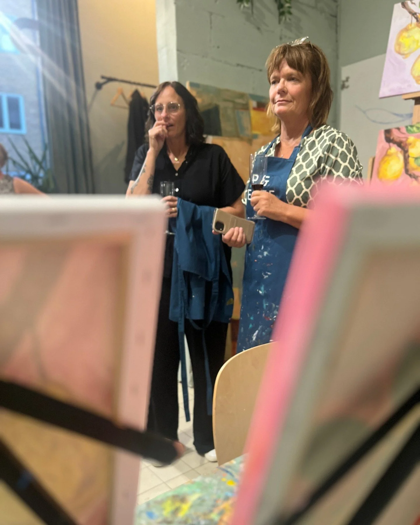 From flow to reflection and back to flow. The creative process is always up and down, back and forth! 

#sipandcreatemalmo #paintingevent #artnight #sipandcreate #painting #sipandpaint #malmoart #artinmalmo #kickoff #teambuilding #paintparty #paintin