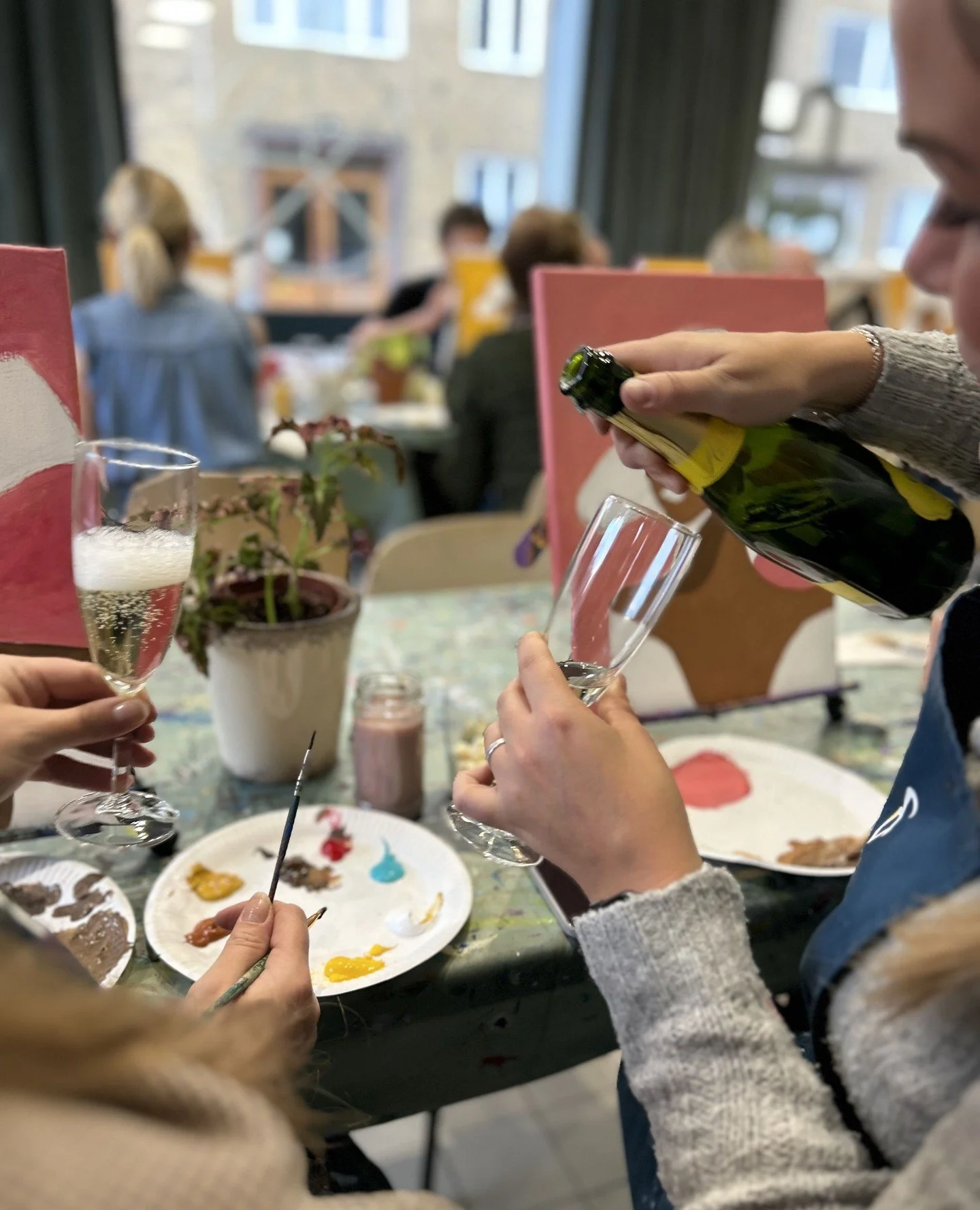 Cheers for a new month and new possibilities! ⁠
⁠
#sipandcreatemalmo #paintingevent #artnight #sipandcreate #painting #sipandpaint #malmoart #artinmalmo #kickoff #teambuilding #paintparty #paintingparty #artlab #artlab19