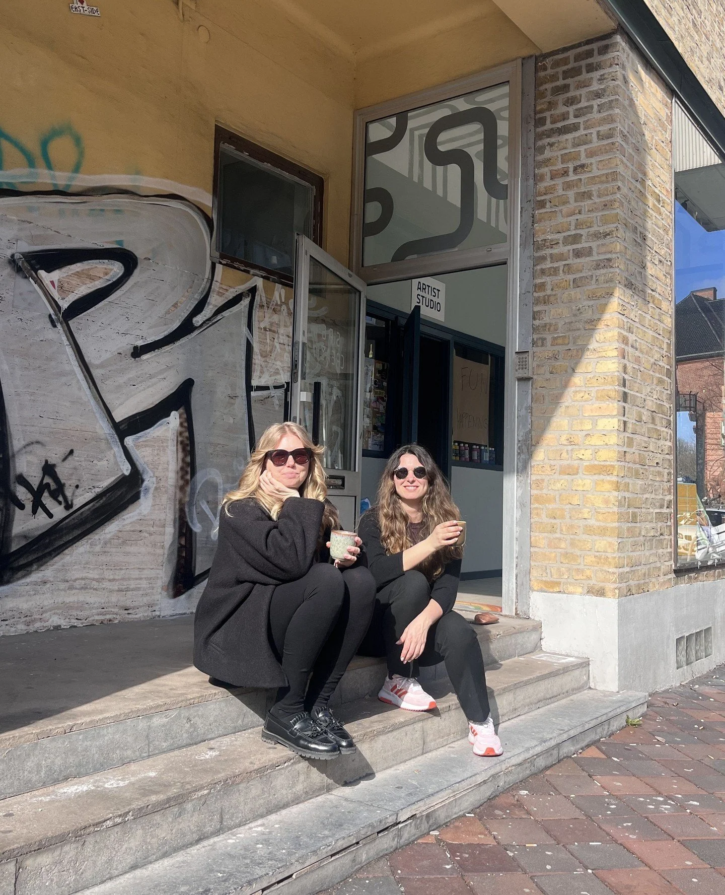 Sunnier days and great company ☀️⁠
⁠
#sipandcreatemalmo #paintingevent #artnight #sipandcreate #painting #sipandpaint #malmoart #artinmalmo #kickoff #teambuilding #paintparty #paintingparty #artlab #artlab19