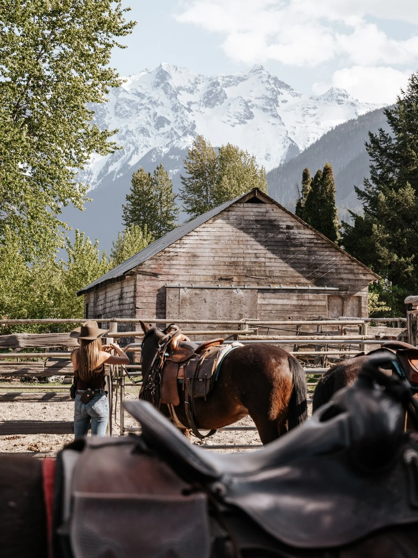 Why you should visit Pemberton this Spring🐴🌷🌱

We&rsquo;ve thought up the perfect itinerary for you for a weekend in Spud Valley. Mid April marks the return of our &lsquo;Summer&rsquo; season and there&rsquo;s lots to experience.

&bull; Go for a 