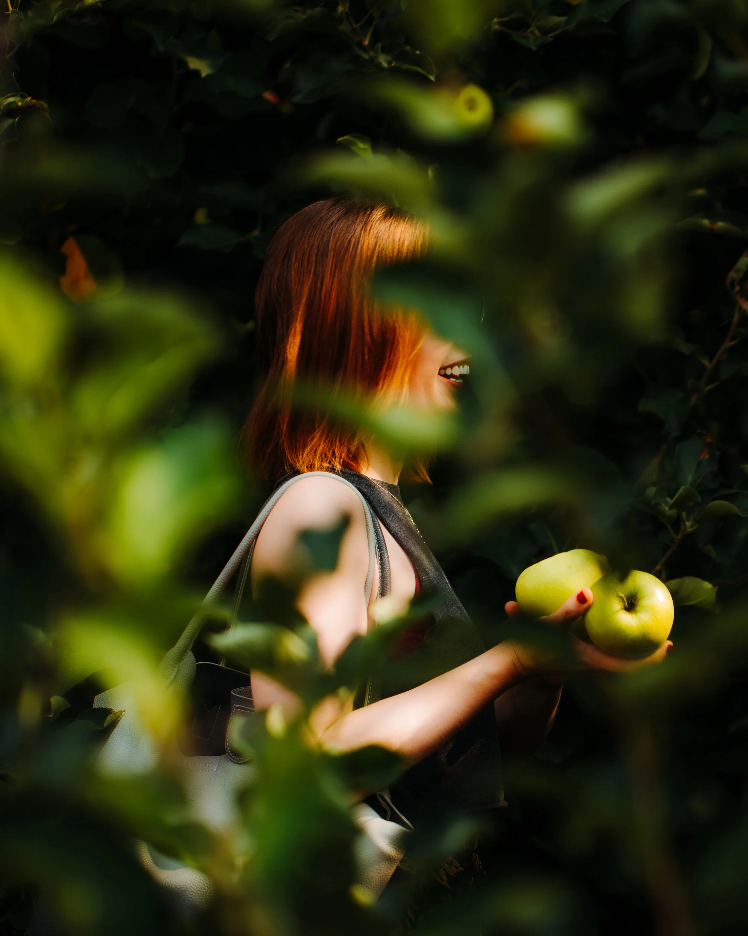 mandy apple2.jpg
