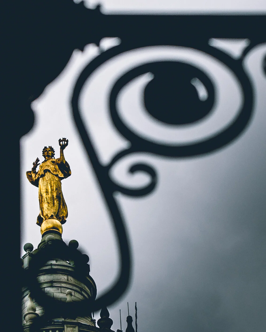 statue.jpg