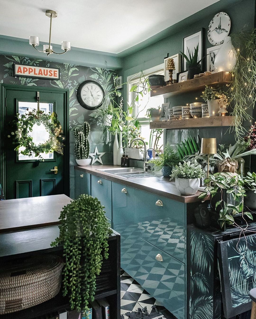 Dark Green Kitchens: 20 Gorgeous Ideas for those who Love an Overload of  Green!