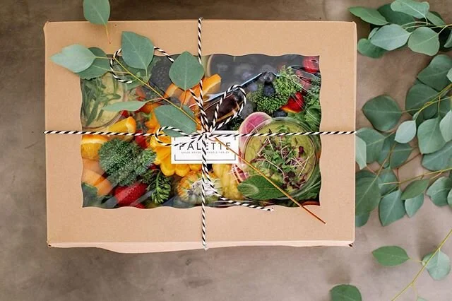 Did you know that you can pick up your @palettegrazeboards box right at the @laneyandlucafe pick-up window? Wether you need a last minute gift or an afternoon snack, just order your box 24 hours ahead of time!
.
.
.
.
 #grazebox #graze #foodporn #gra