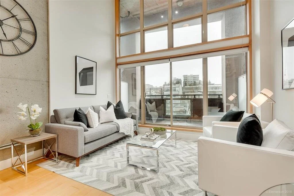 413 1529 w 6th 2.jpeg