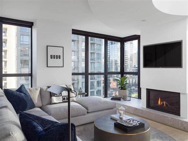 1005 1238 Richards Street yaletown condo 3.jpeg
