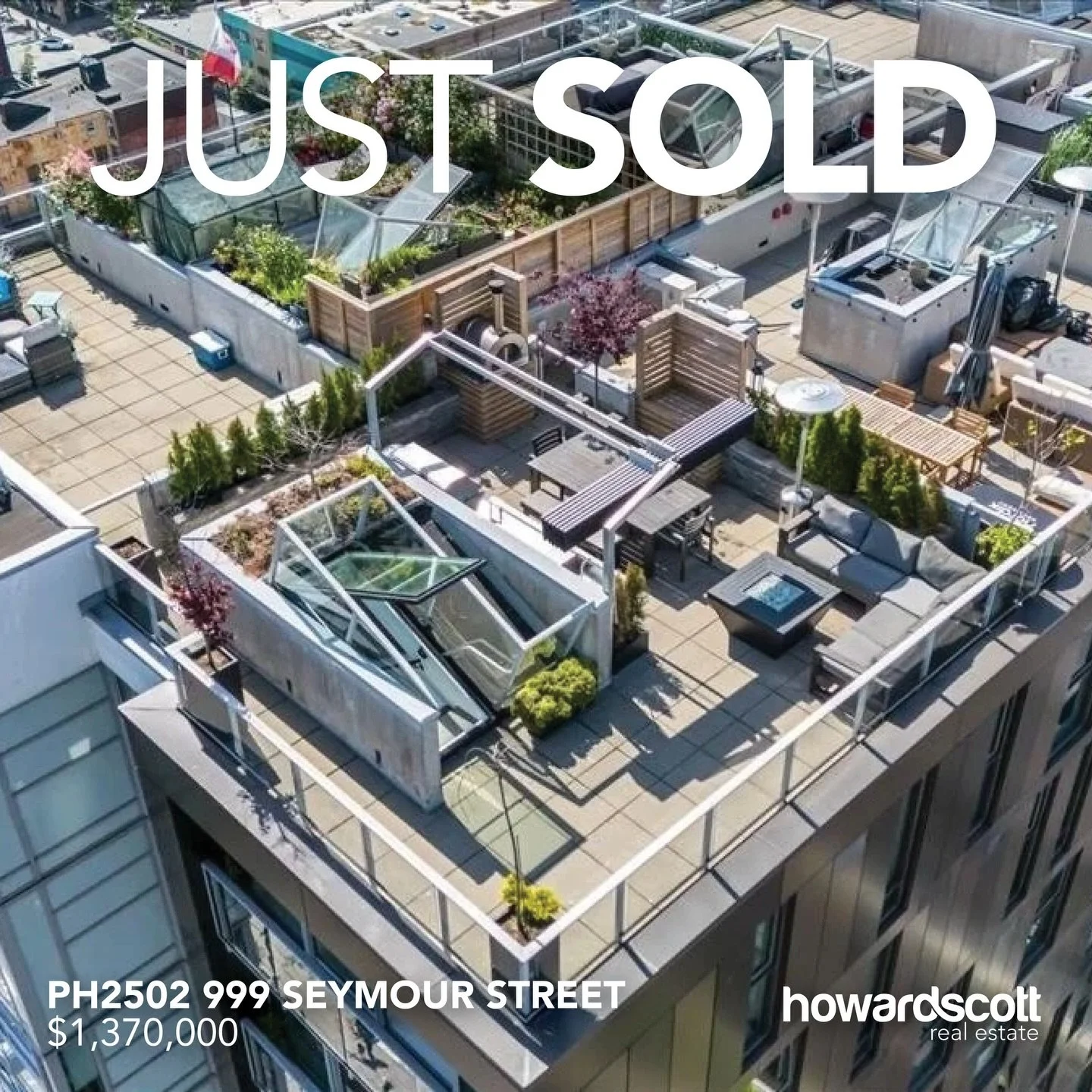 JUST SOLD! Rare Corner Penthouse with your own Private Rooftop Patio - Welcome to 999 Seymour by Townline. This stunning two-level penthouse has been fully updated and features a 650 sqft rooftop terraces with breathtaking 360&deg; views. 2 bedrooms 