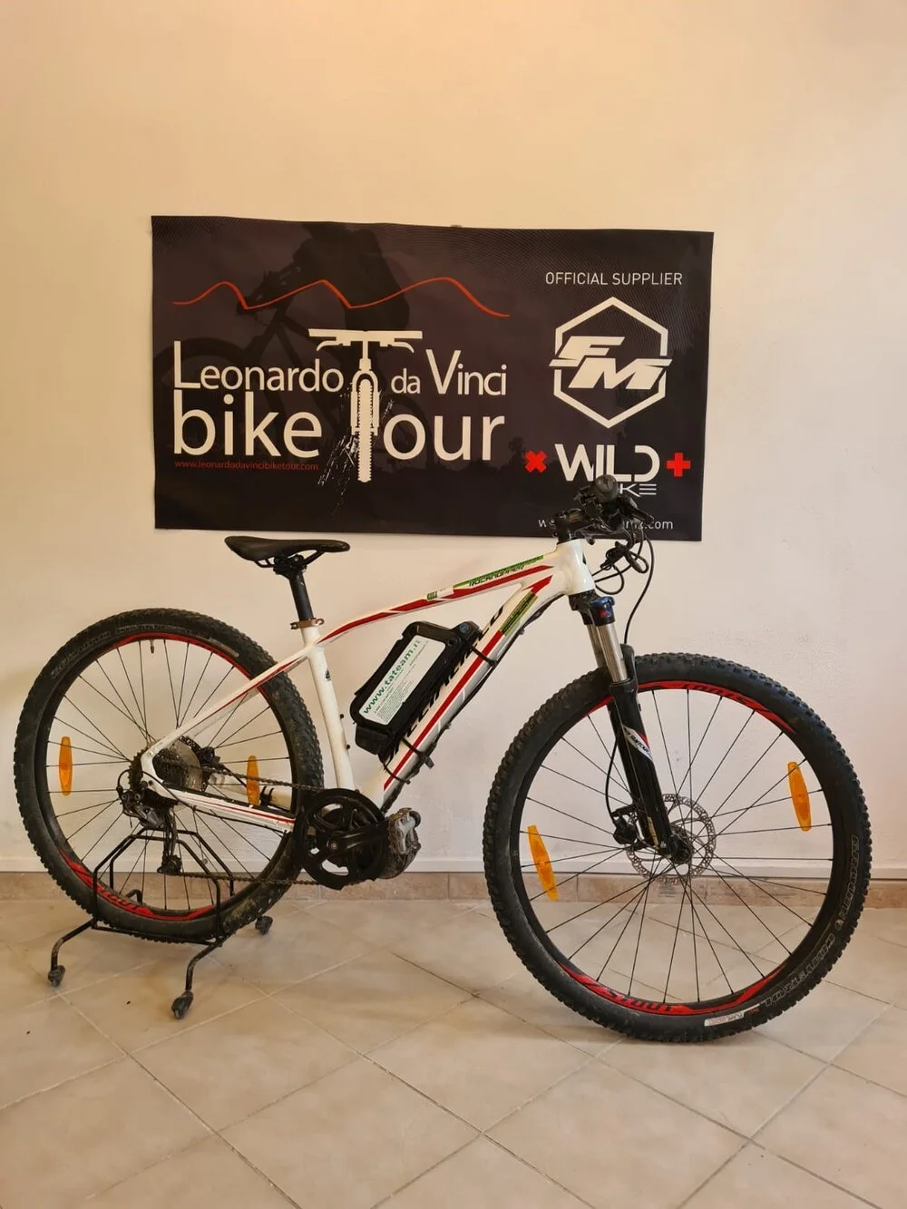 SPECIALIZED ROCKHOPPER — Leonardo da Vinci Bike Tour