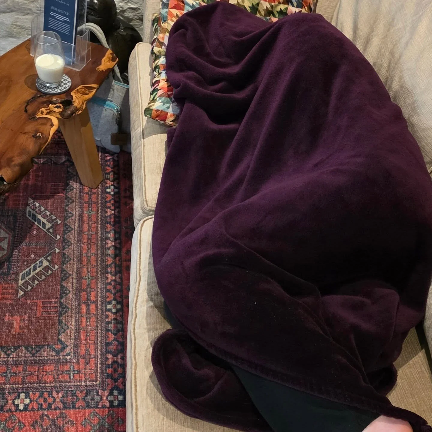 Reflexology seems to have sent most of my clients to sleep today and never worry, there's no rush, you can always take the blanket and continue sleeping on the sofa in our chill out area 🥰 perrrfection.

I love that I can chill out and calm the nerv