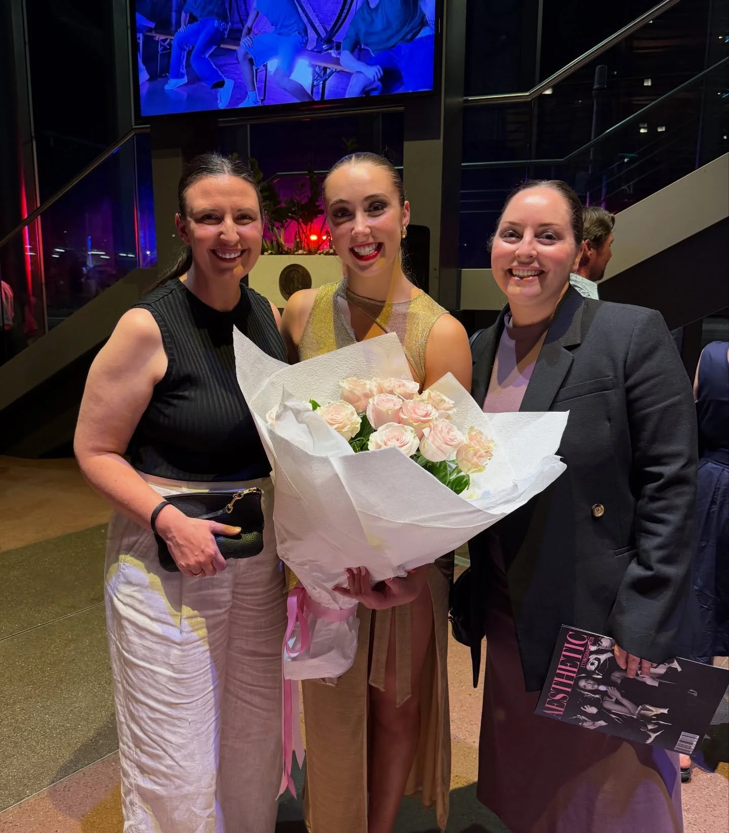 Couldn&rsquo;t be prouder of our girl finishing her Adv Diploma with @ettingshausenspro 🤩 So privileged to sit in the audience and watch such an incredible show tonight!
The world is your oyster 🤍