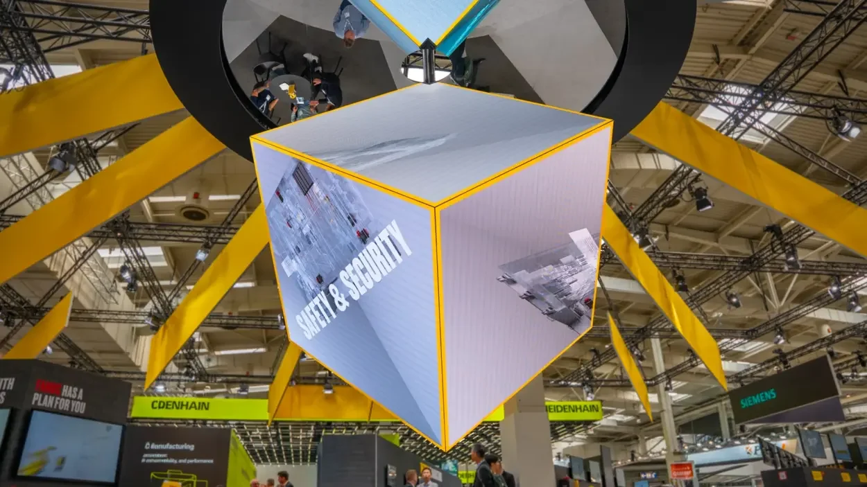 Led-Würfel GODEV Sonderbau für Messe EMO Endkunde FANUC