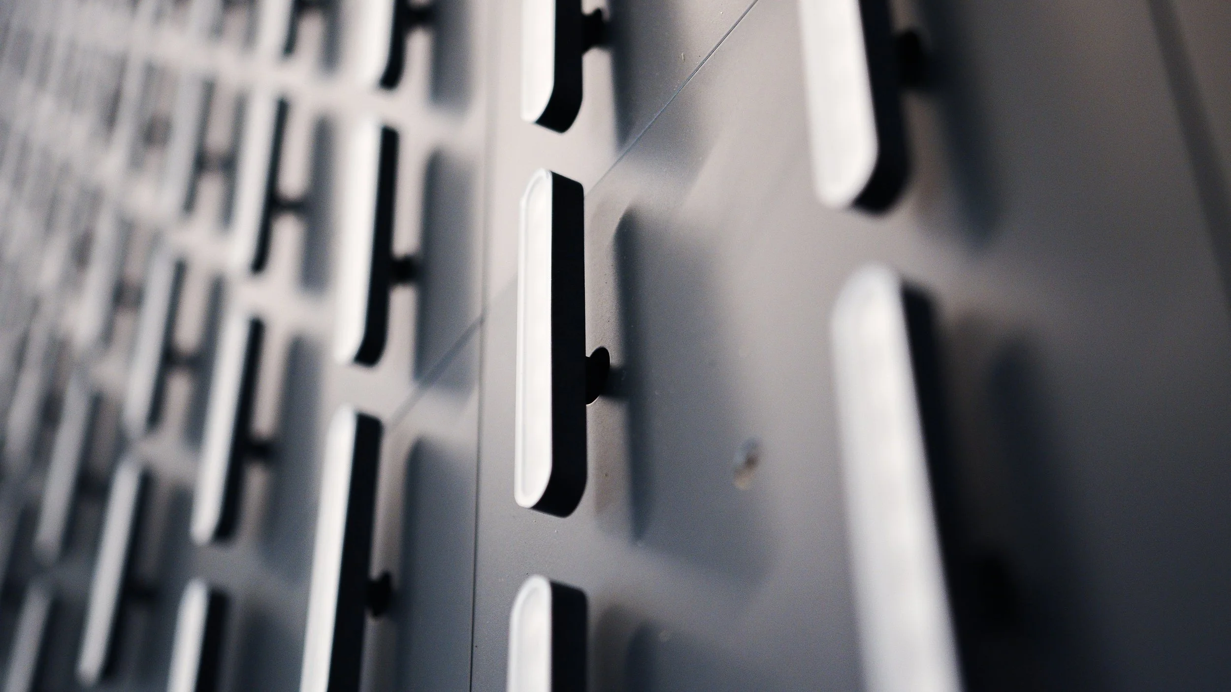 Entwicklung und Anordnung von LED Modulen für eine kinetische Wand