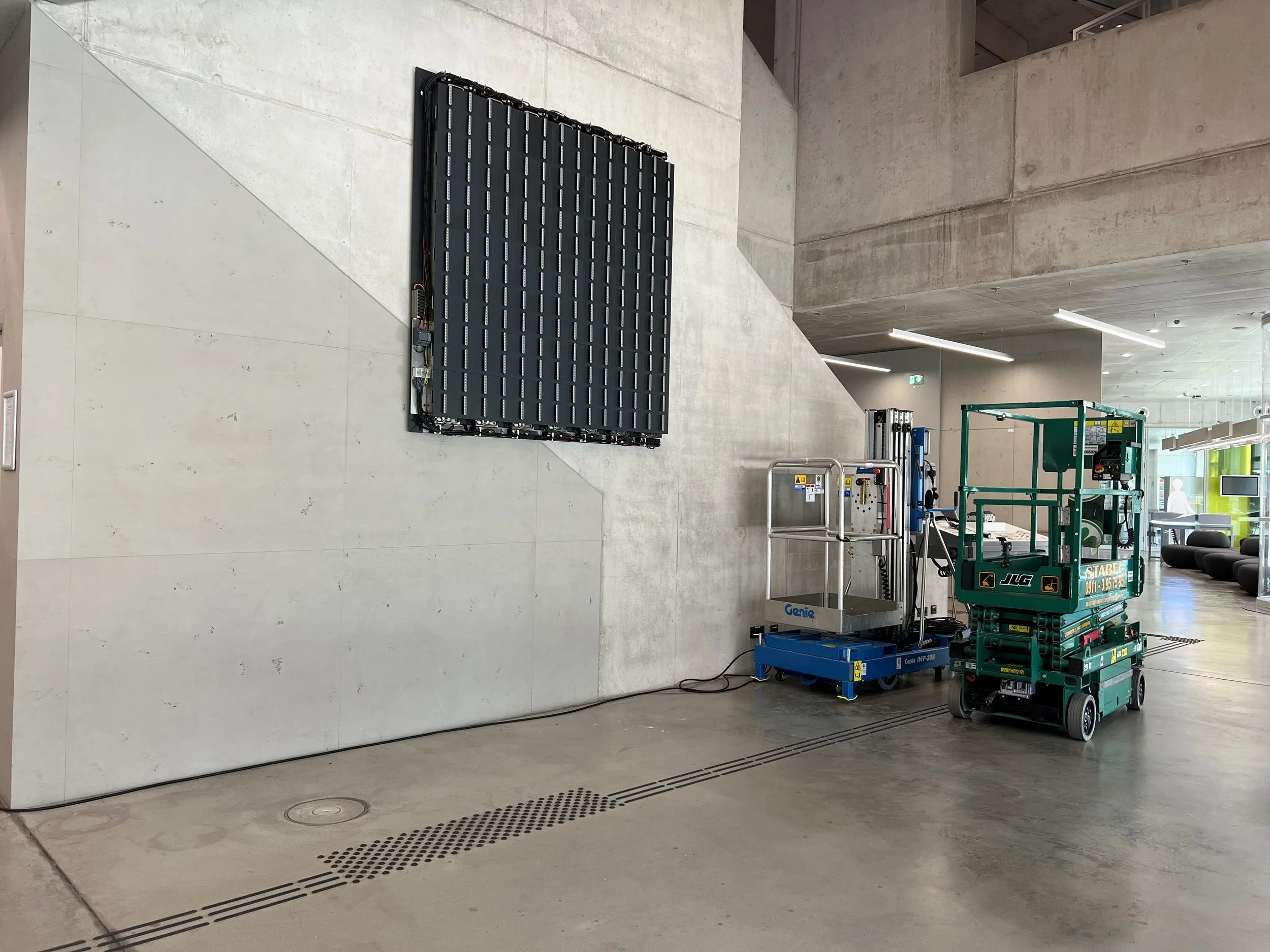 Integration des Steuerungssystems in eine kinetische Wand