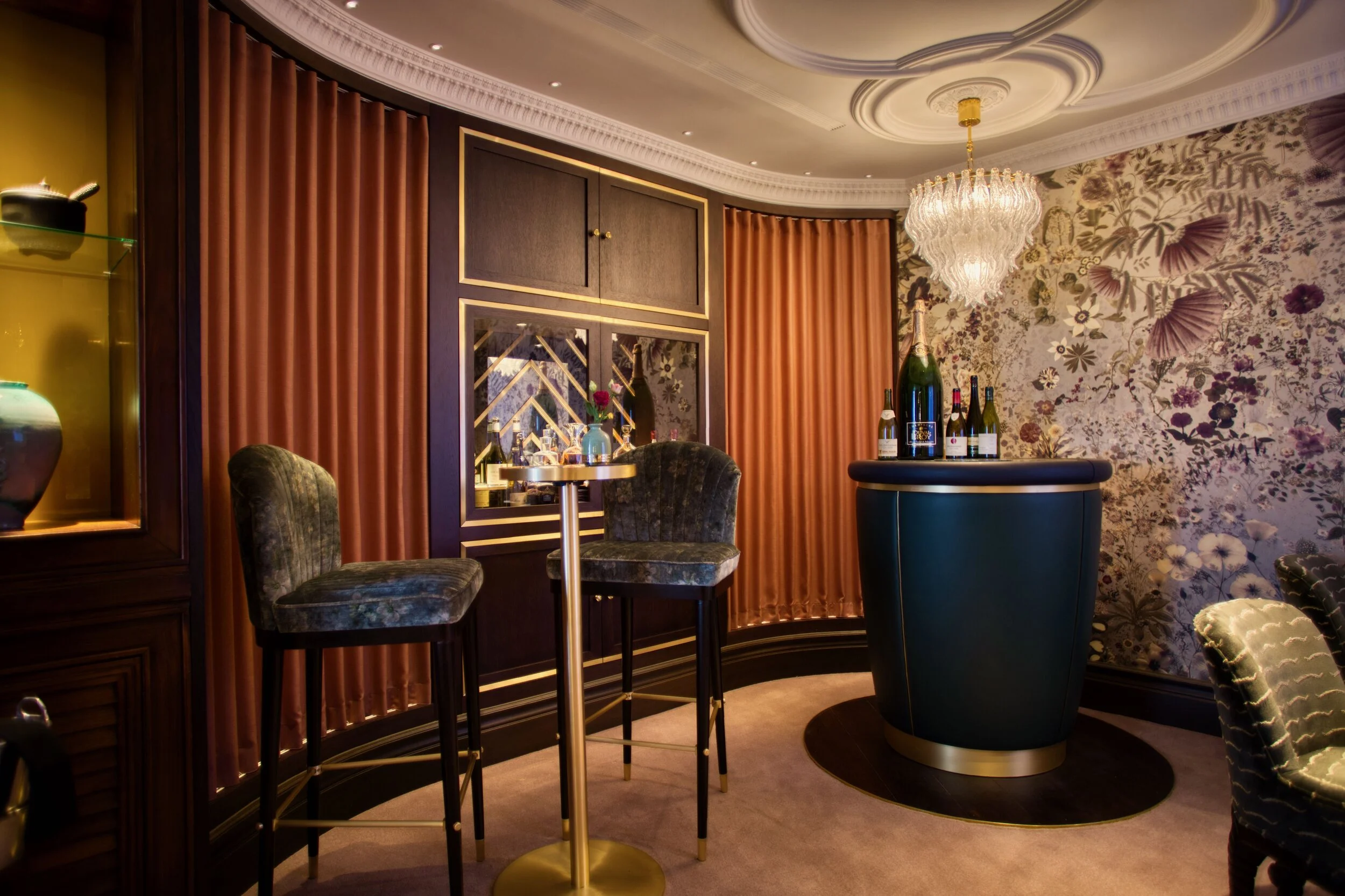 CHAMPAGNE BAR_1.jpeg