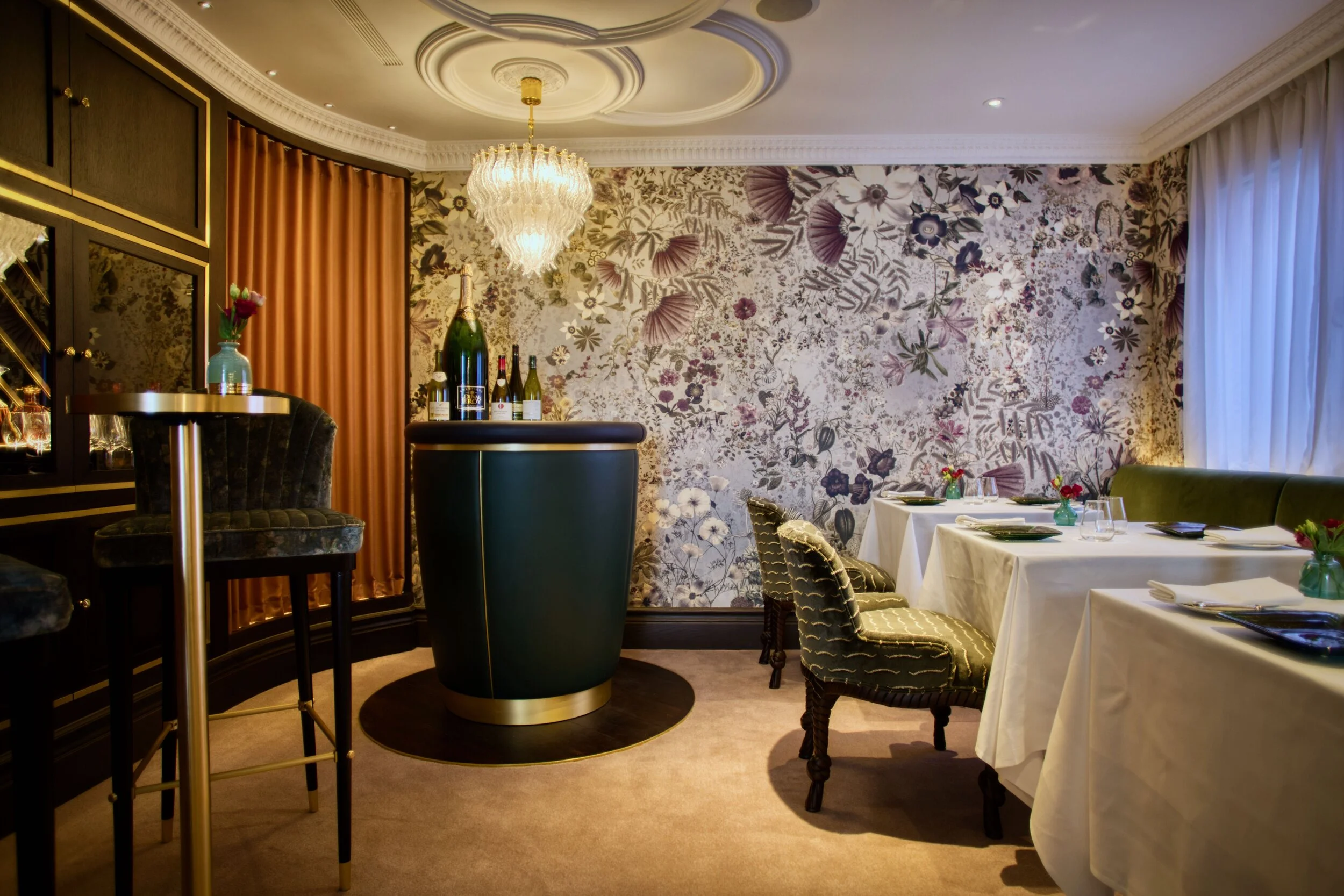 CHAMPAGNE BAR_3.jpeg