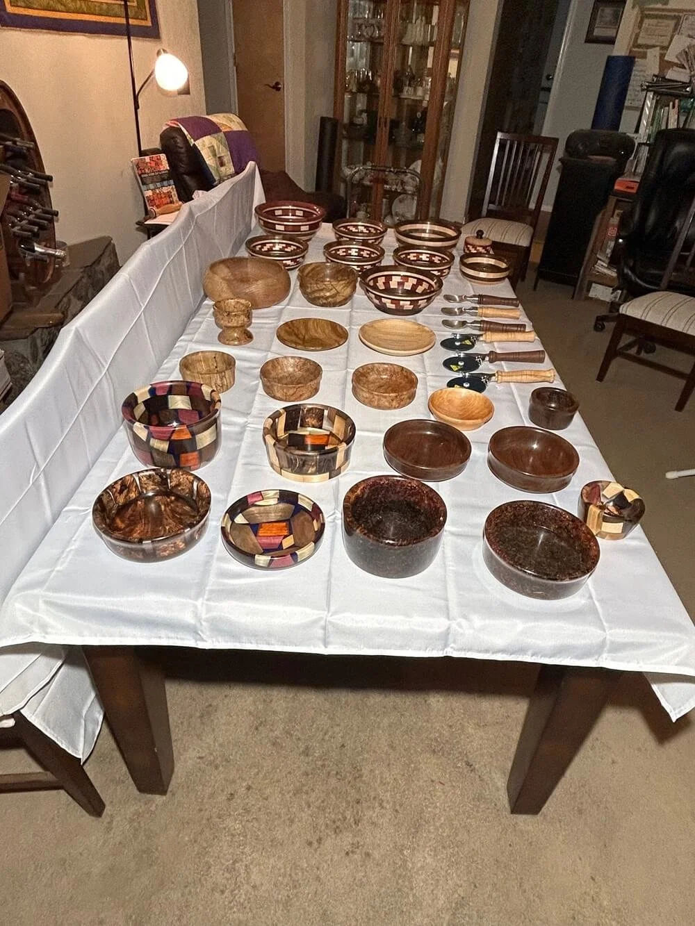 custom-wood-turned-bowls-on-trade-table-side.jpg
