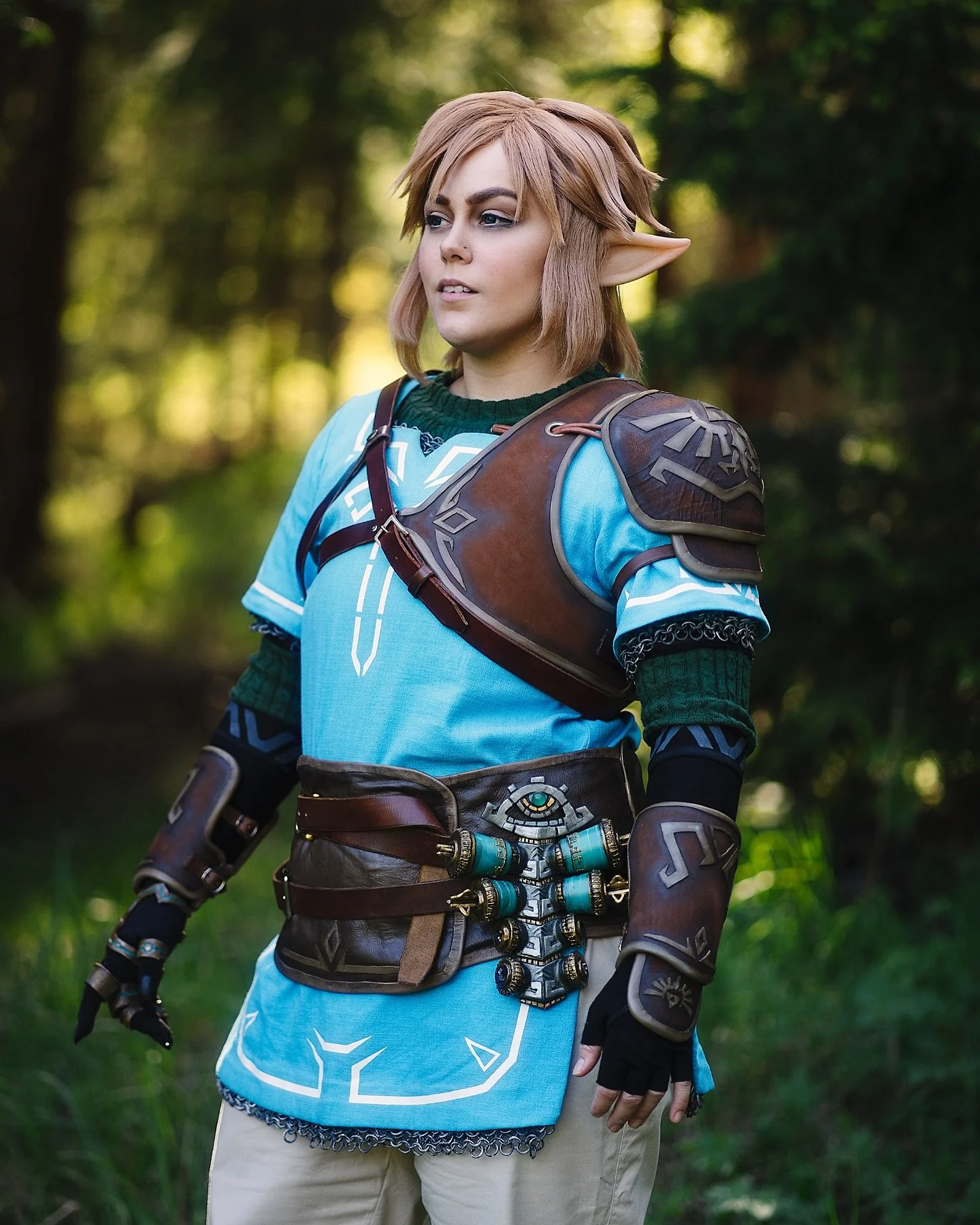 Let&rsquo;s head back to summer and @rhavaniell as Link 💚💛

#link #linkcosplay #cosplay #cosplayphotography #zeldabreathofthewild