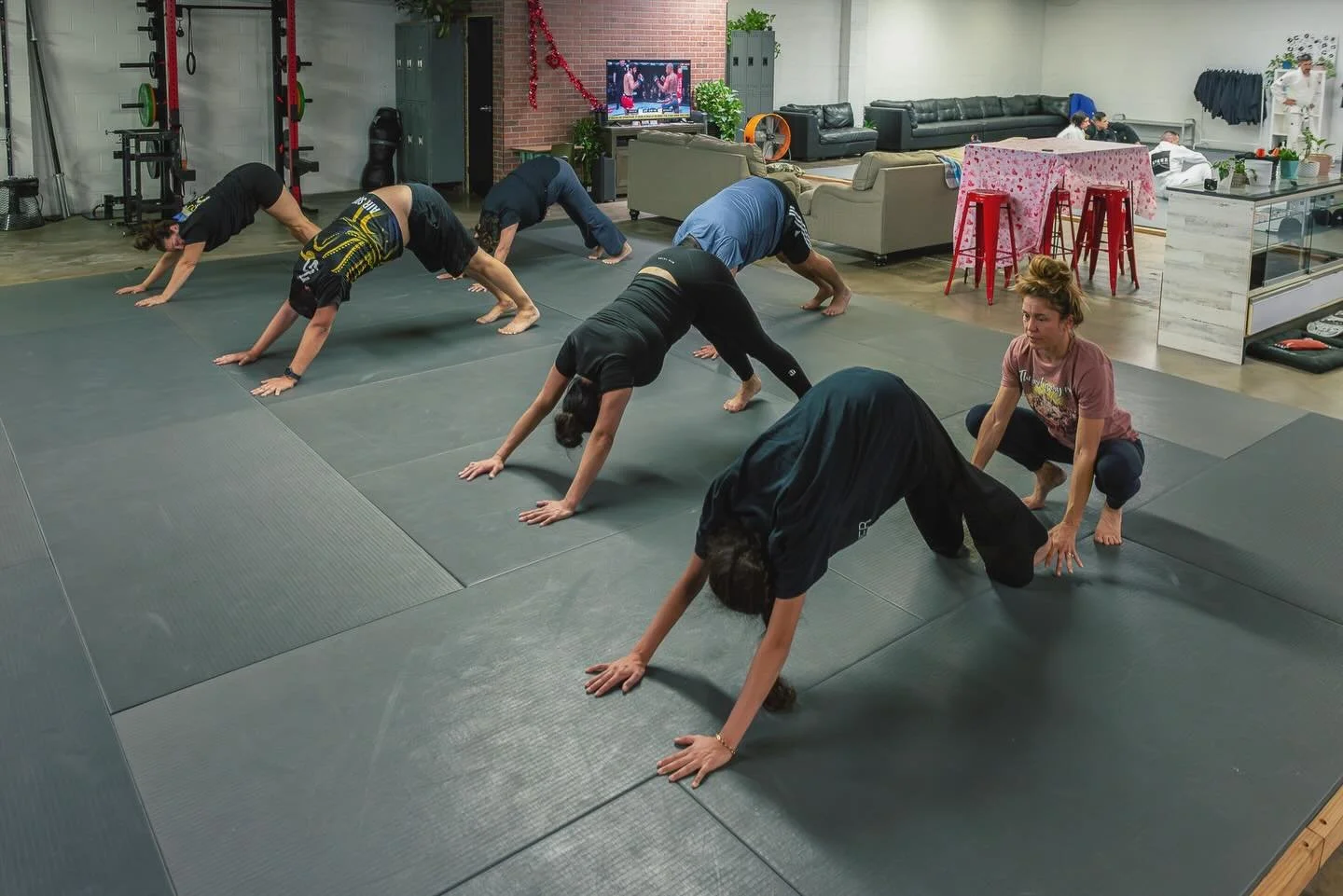 Yoga Wednesdays | 6:30pm 
&bull;
W / @balancing_grace 
&bull;
🚨COME TRY A FREE CLASS🚨