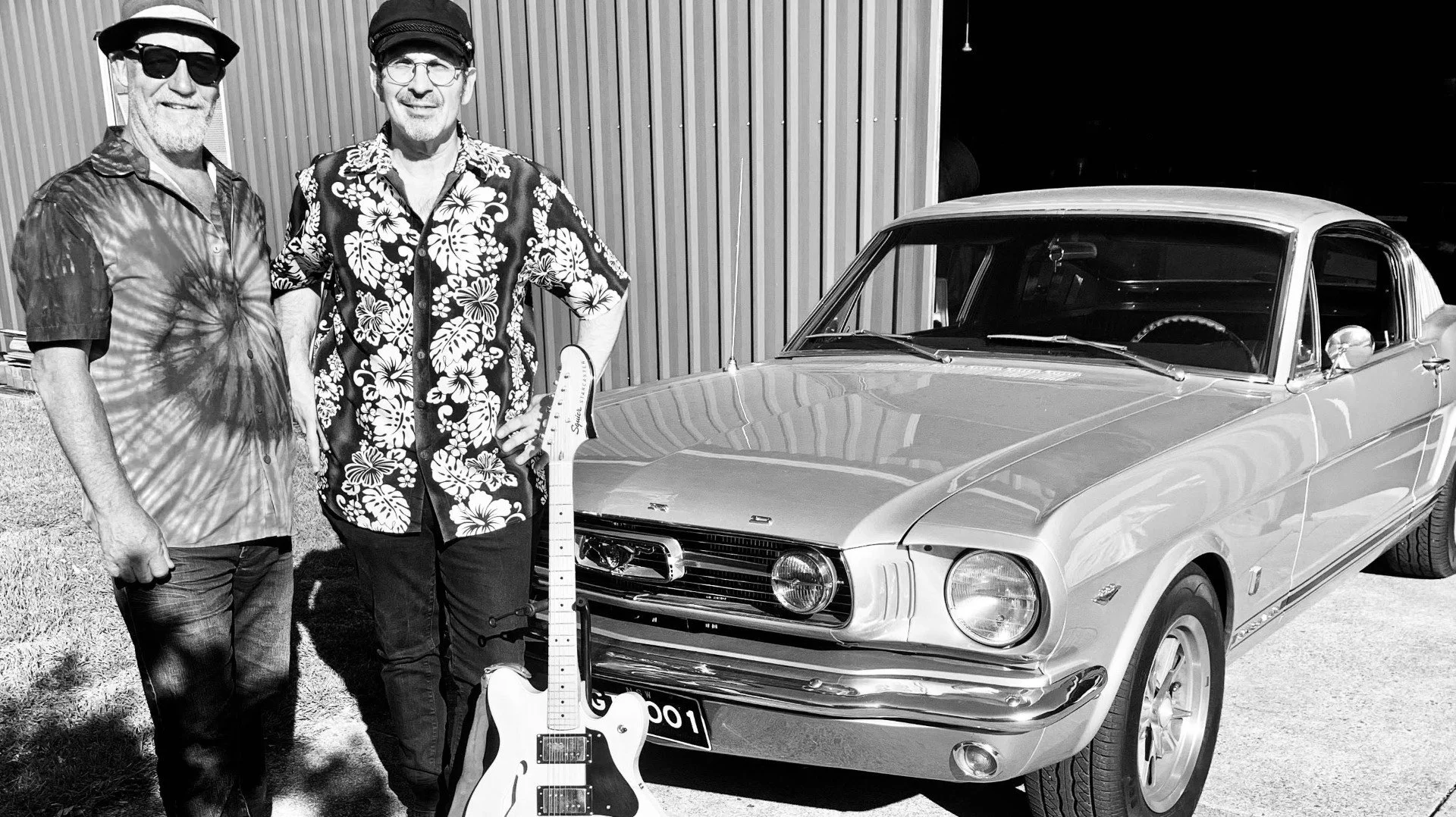 Live Music: Happy Dayz Duo