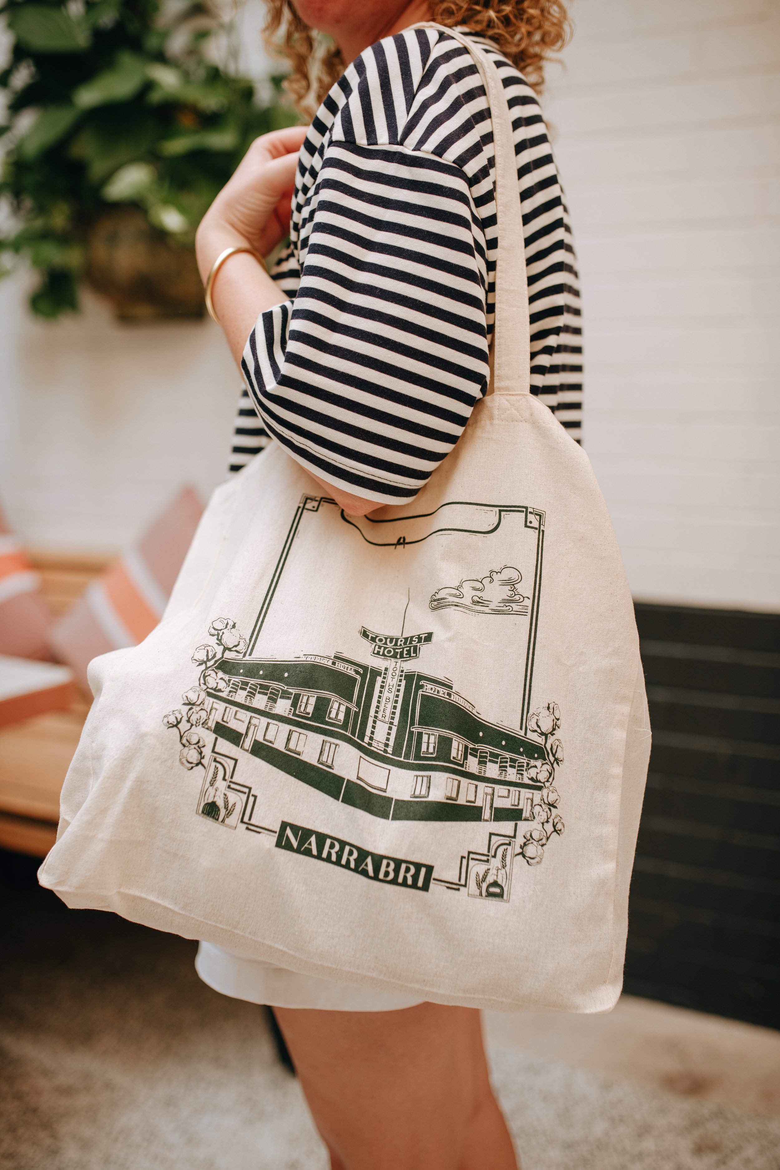 Tourist Menu March26-28.jpg