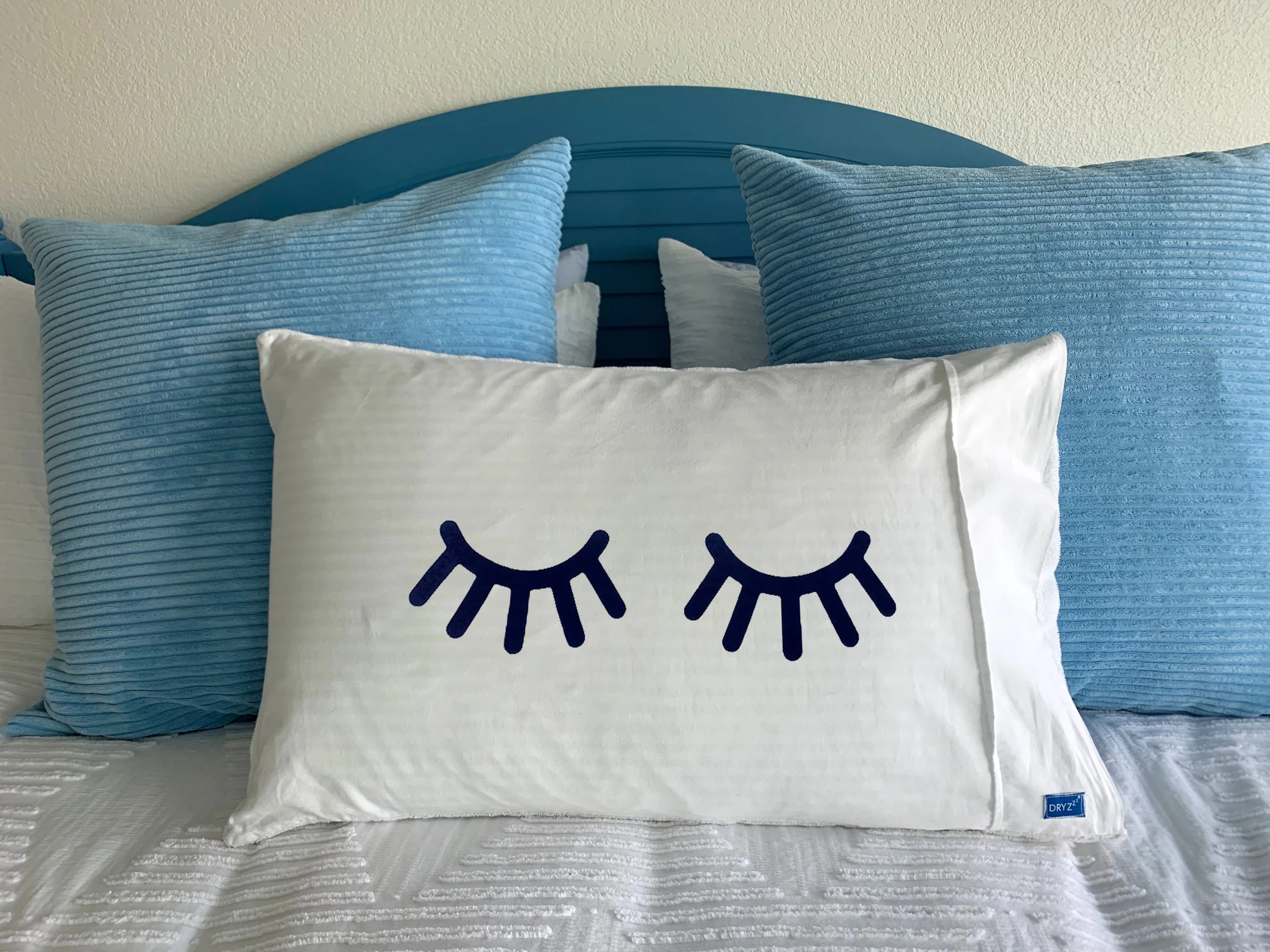 Sleepy Eyes Dual Purpose Pillowcase for Wet Hair — DryZzz