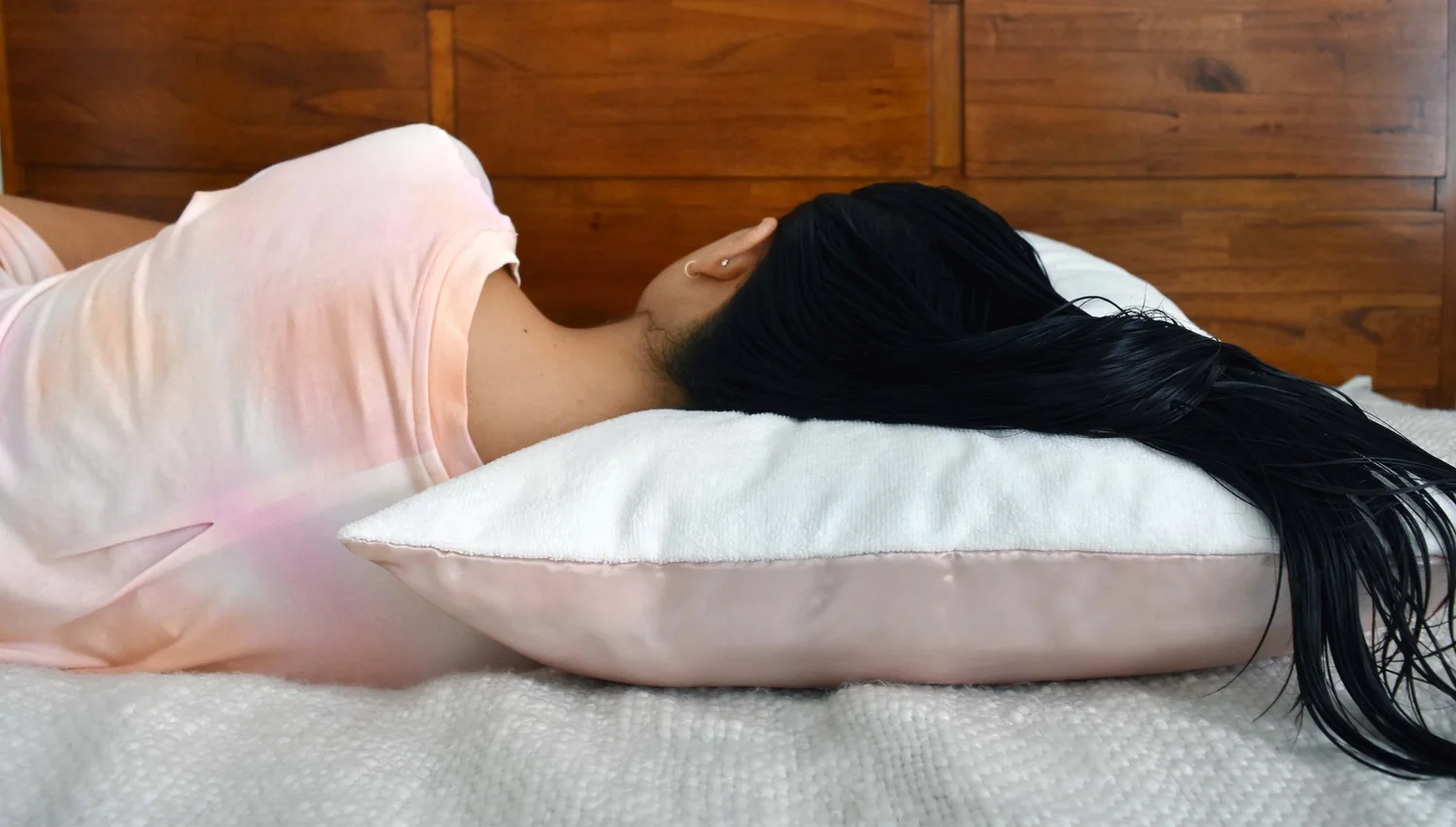 DryZzz Dual Purpose Pillowcase for Wet Hair