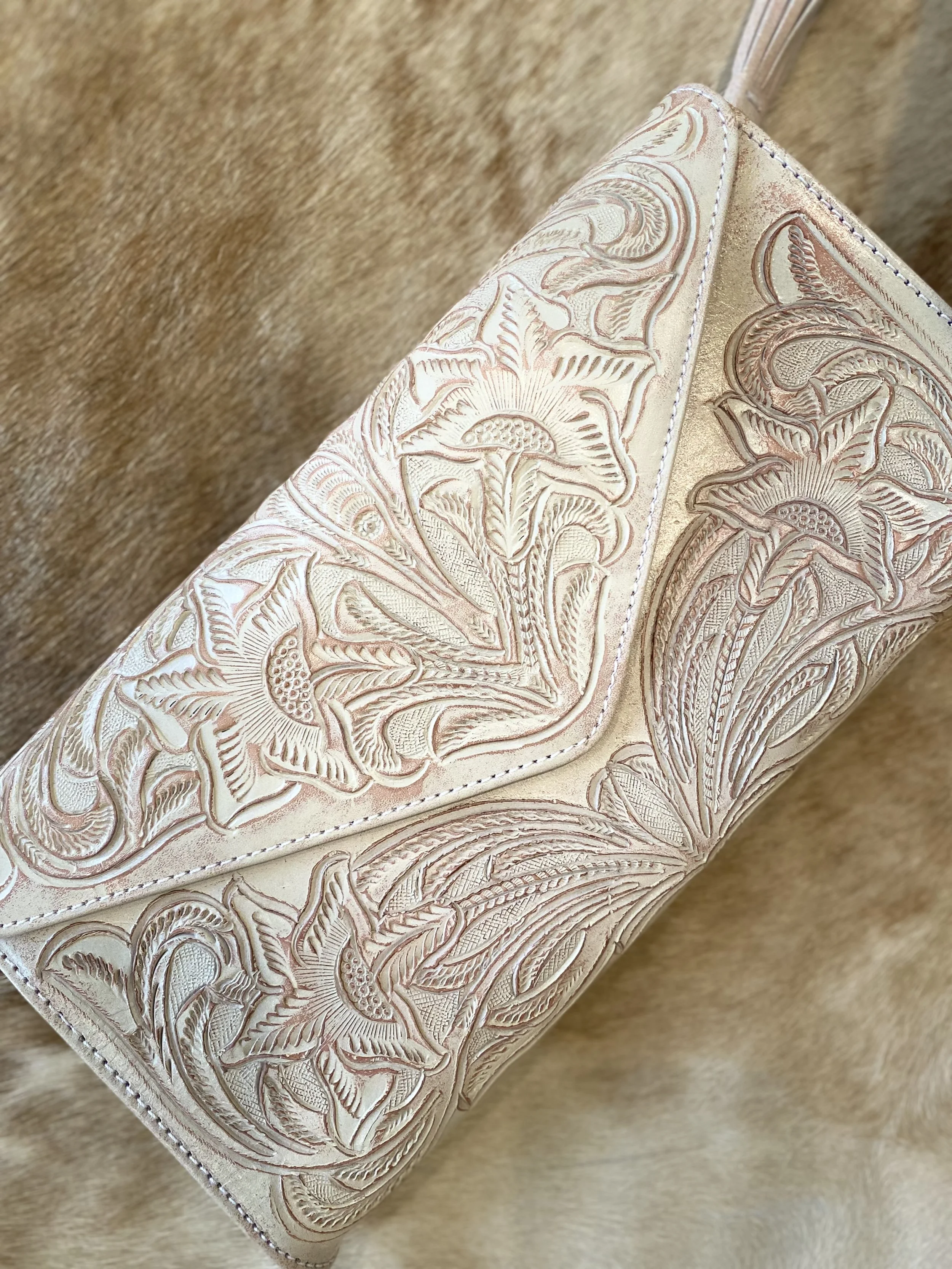 Fancy White Front.JPG