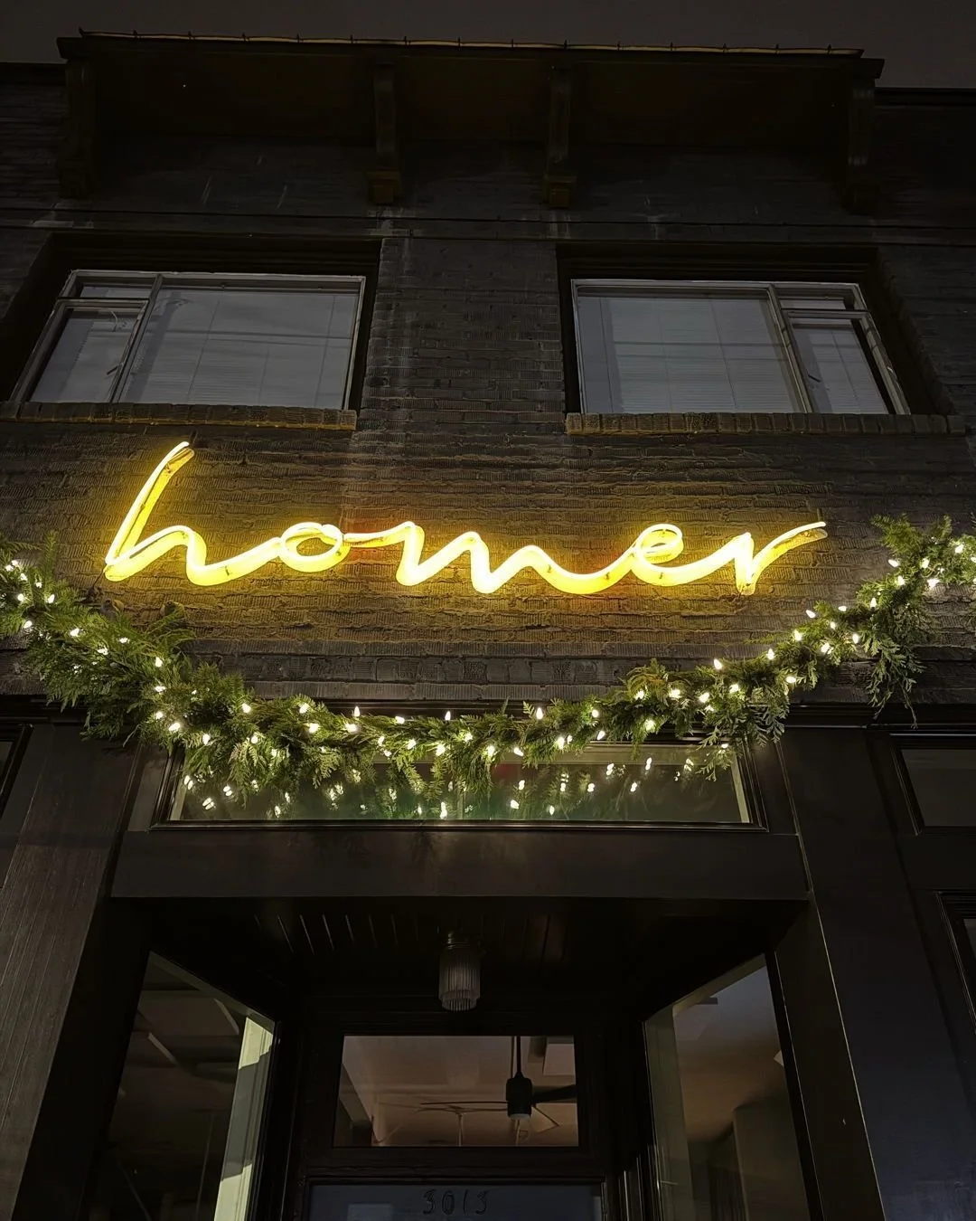 🌲✨ Beacon Ave is dressed to impressed for the holidays! Our garland is hung, the fires are crackling and bubbles are flowing! Whether you&rsquo;re toasting with friends or just soaking up the festive atmosphere, it&rsquo;s a perfect time to stop by 